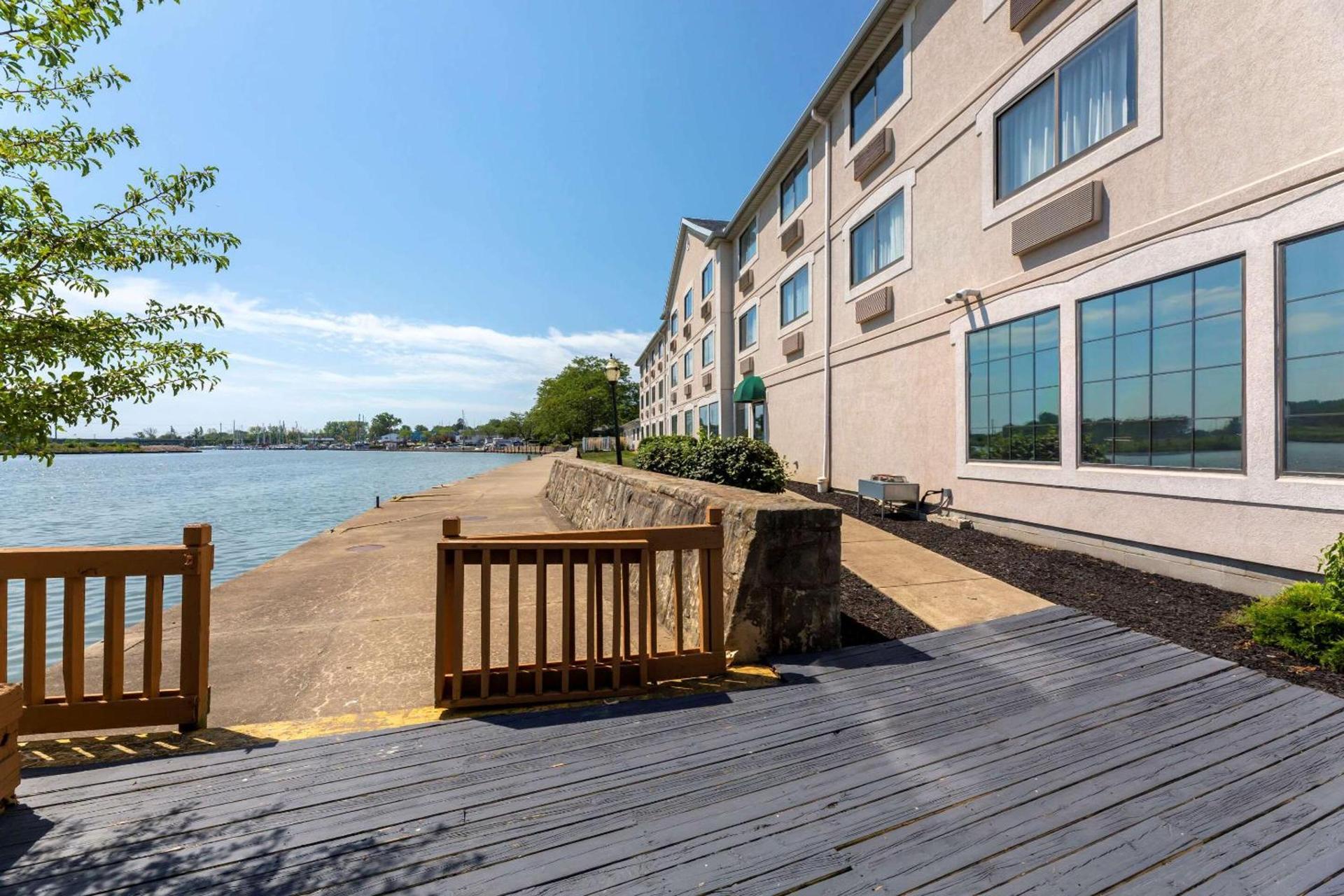 Comfort Inn River's Edge — hotel in Huron