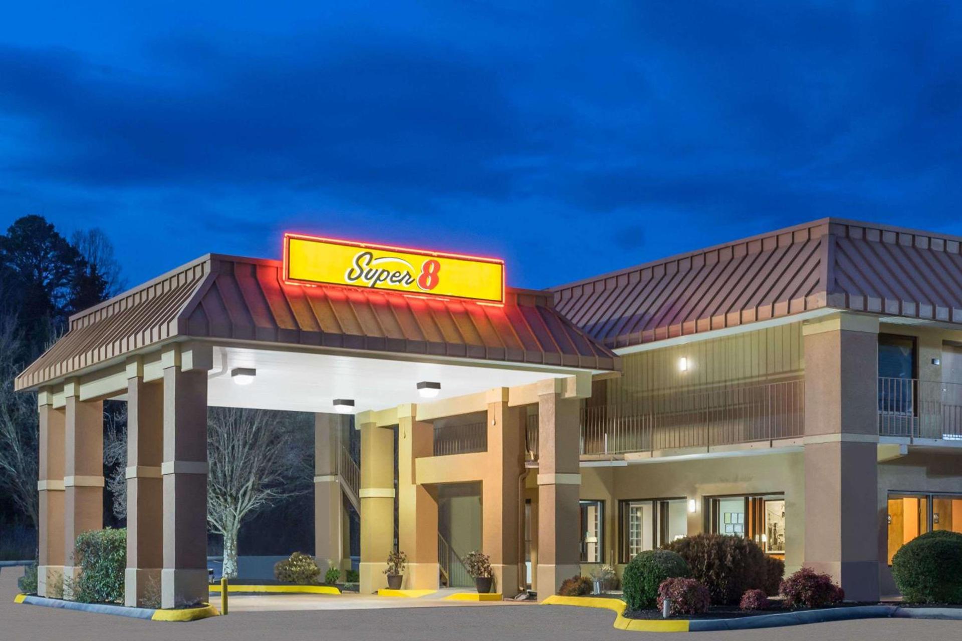 Super 8 by Wyndham Knoxville North/Powell — hotel in Knoxville