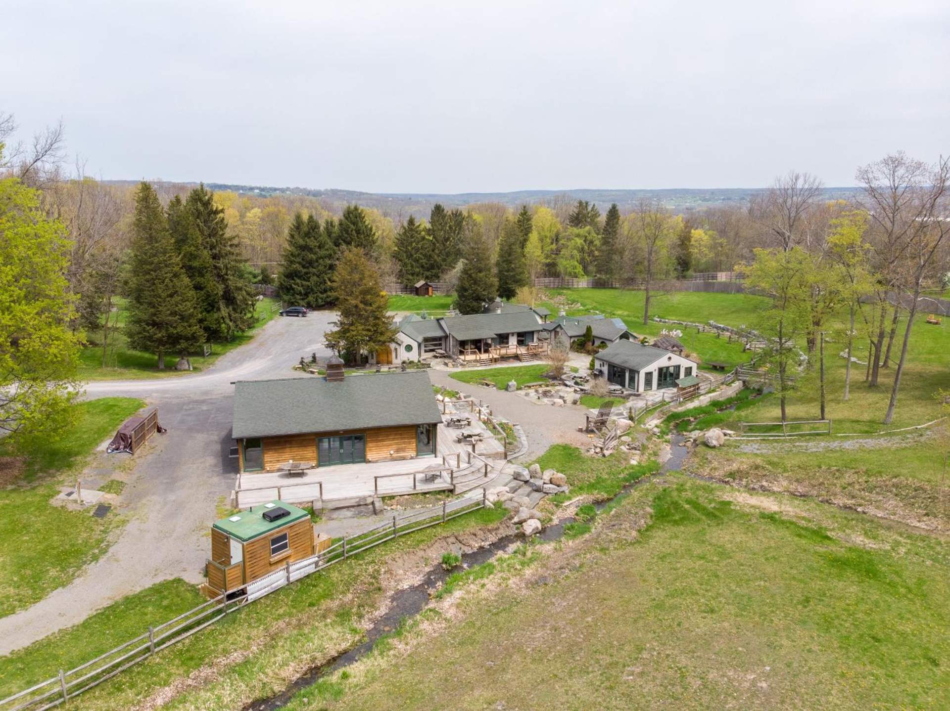 New Park Venue & Suites