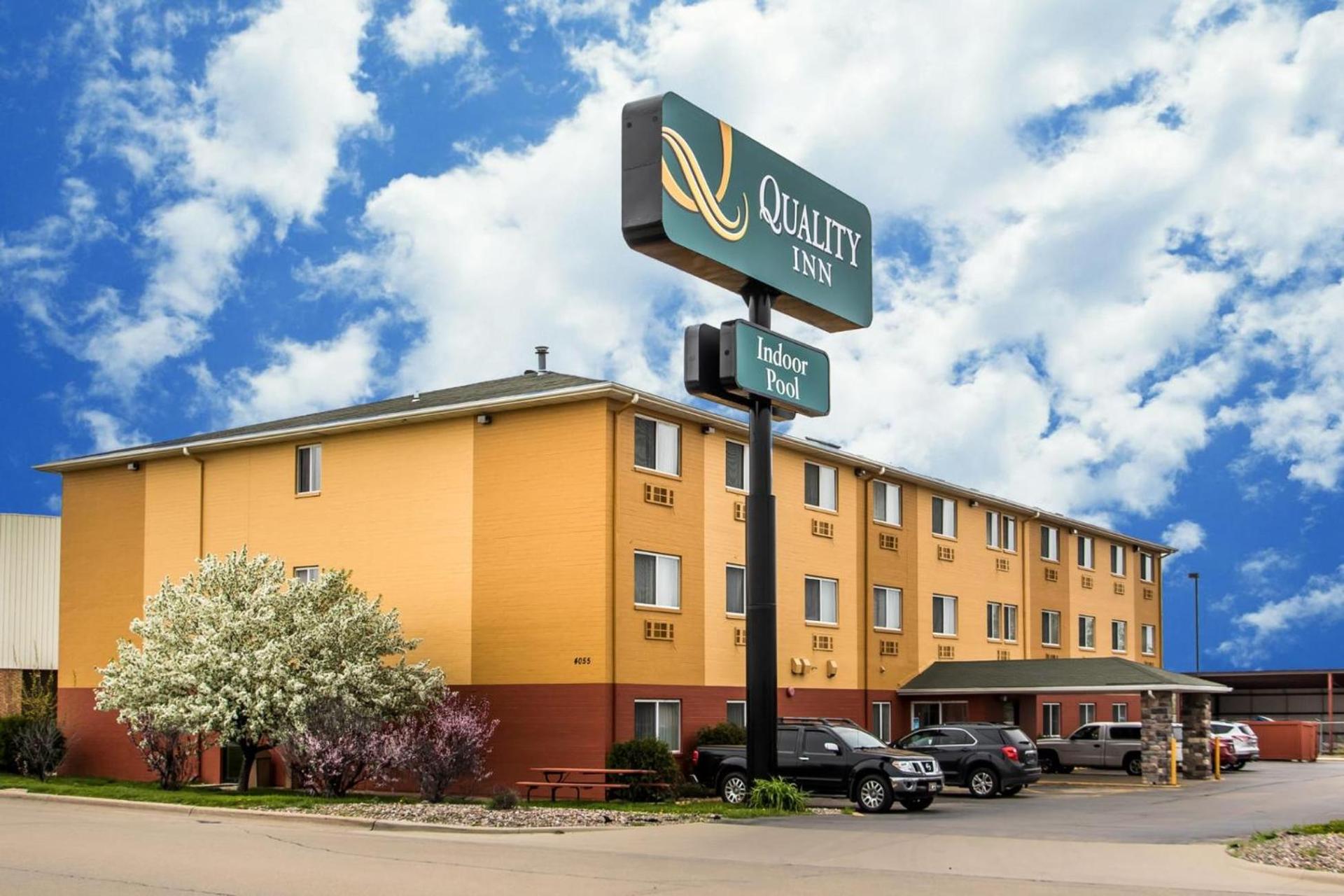 Quality Inn Dubuque on Hwy 20 — hotel in Dubuque