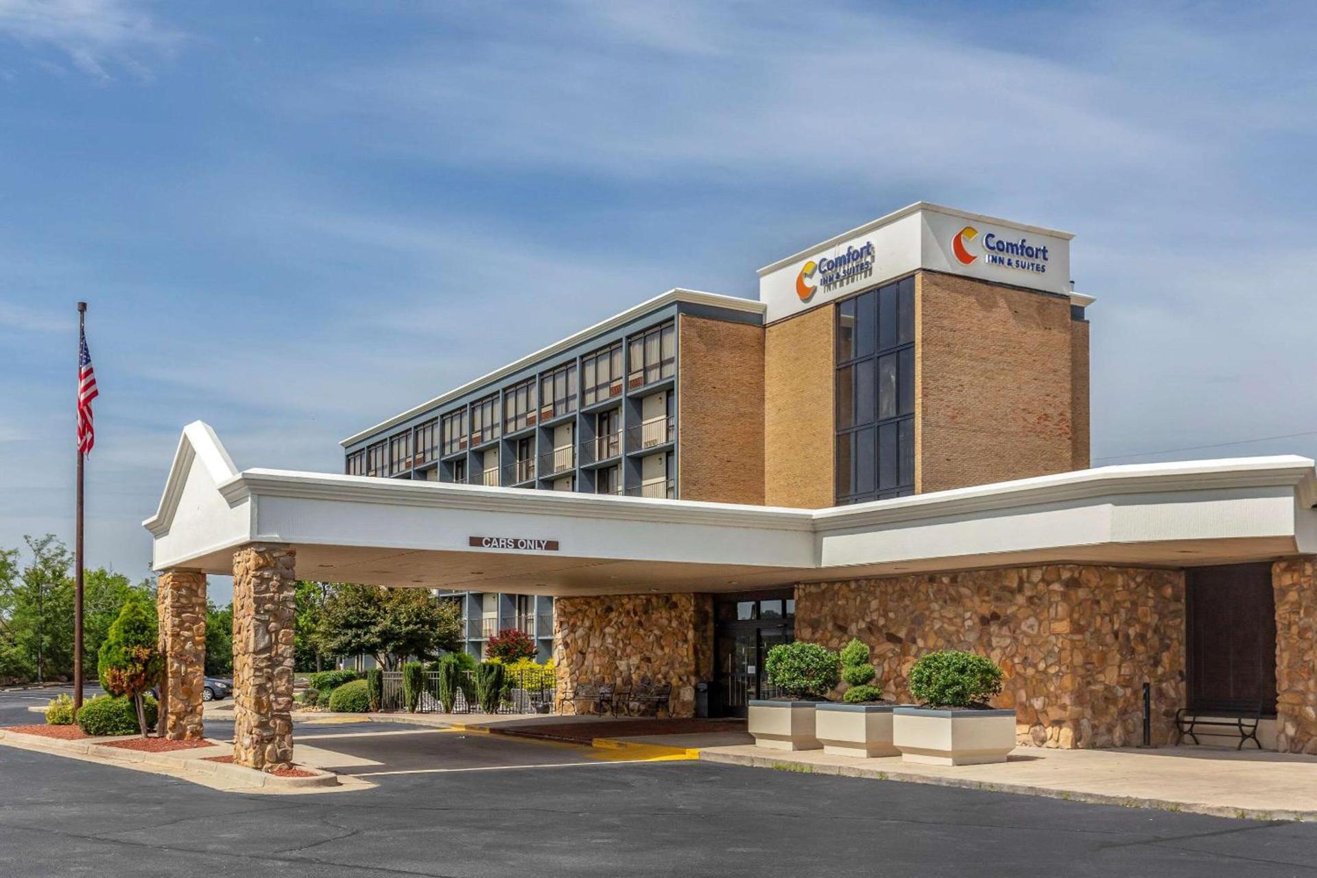 Comfort Inn & Suites near Danville Mall — hotel in Danville