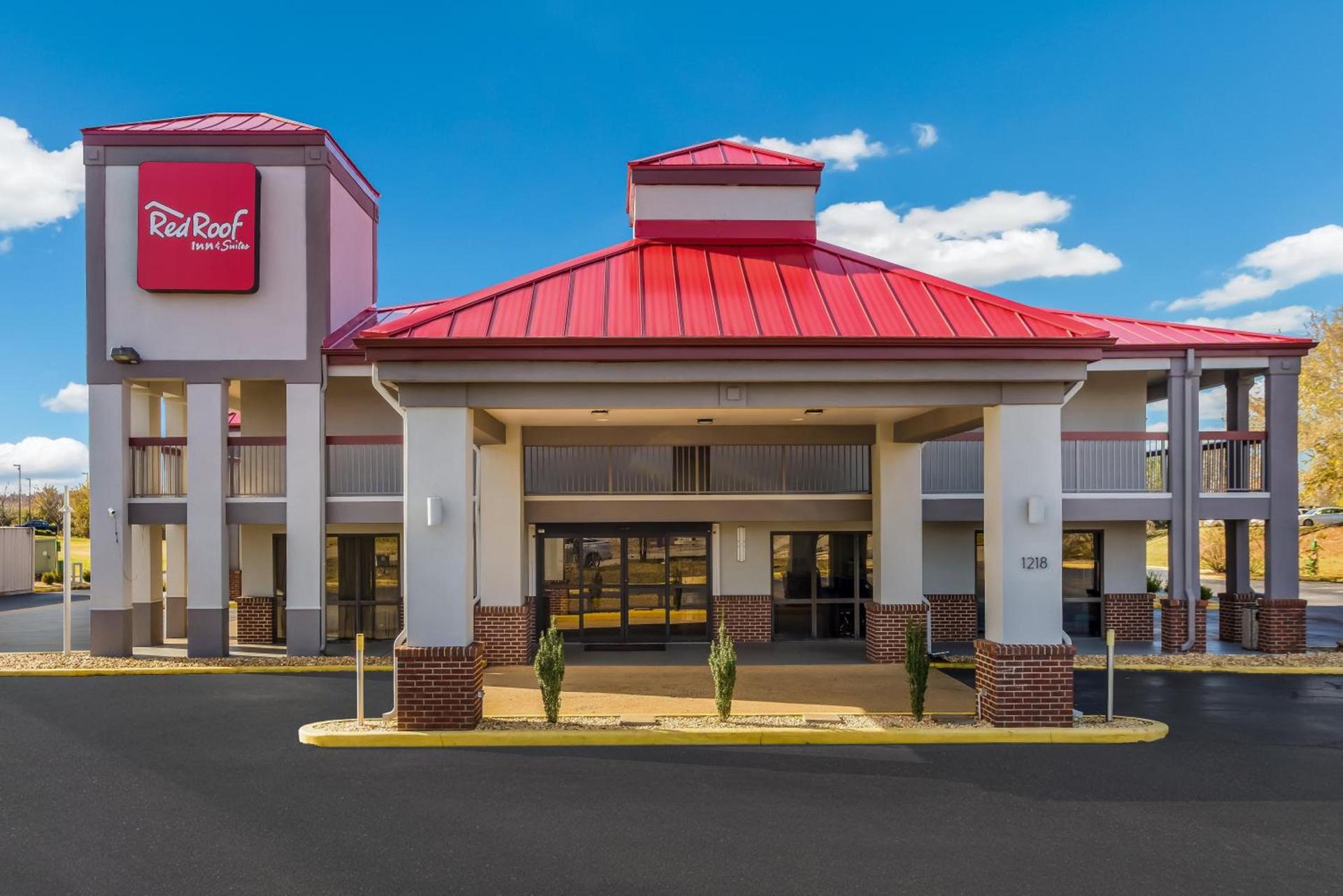 Red Roof Inn & Suites Athens, AL — hotel in Athens