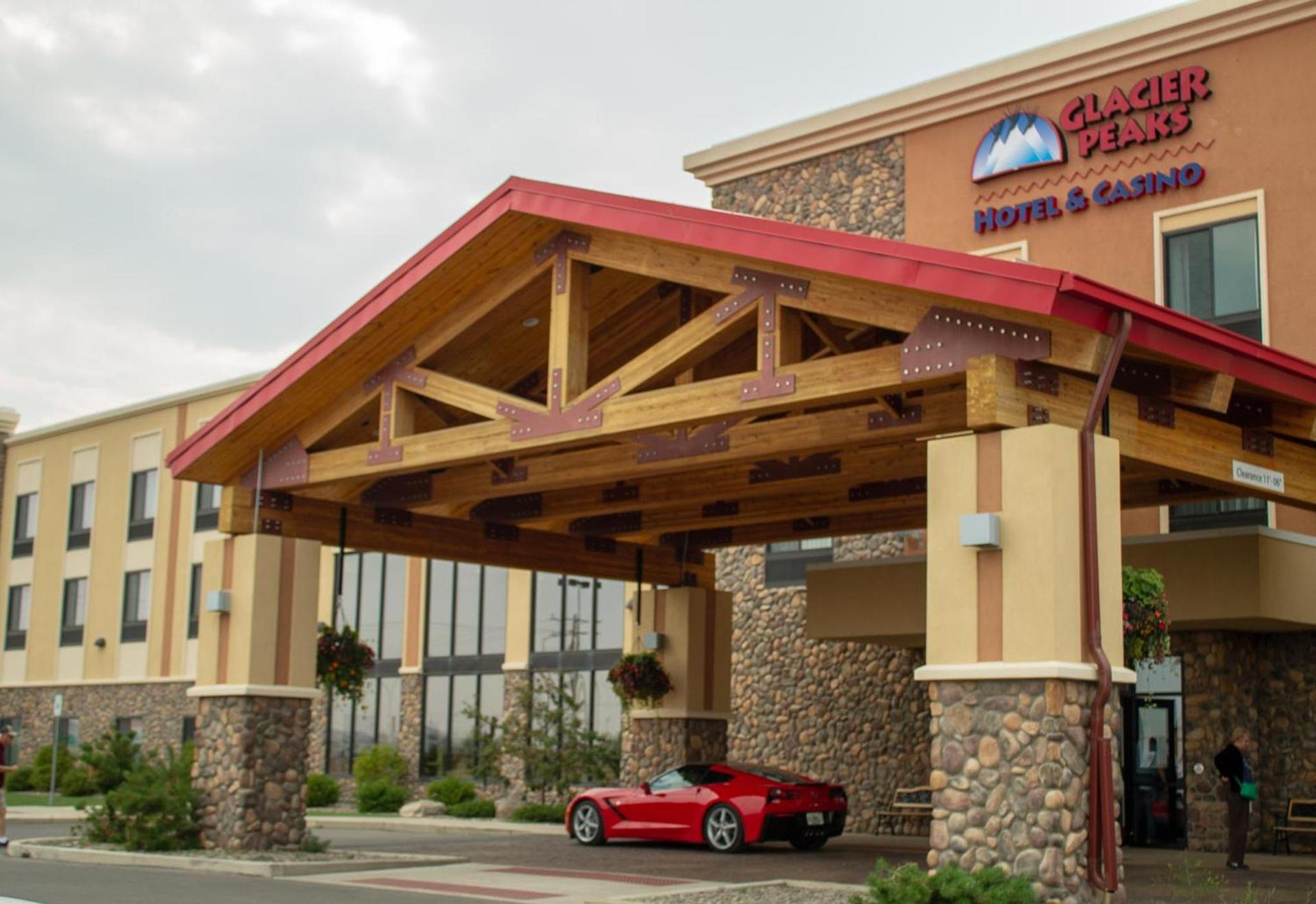 Glacier Peaks Hotel — hotel in Browning