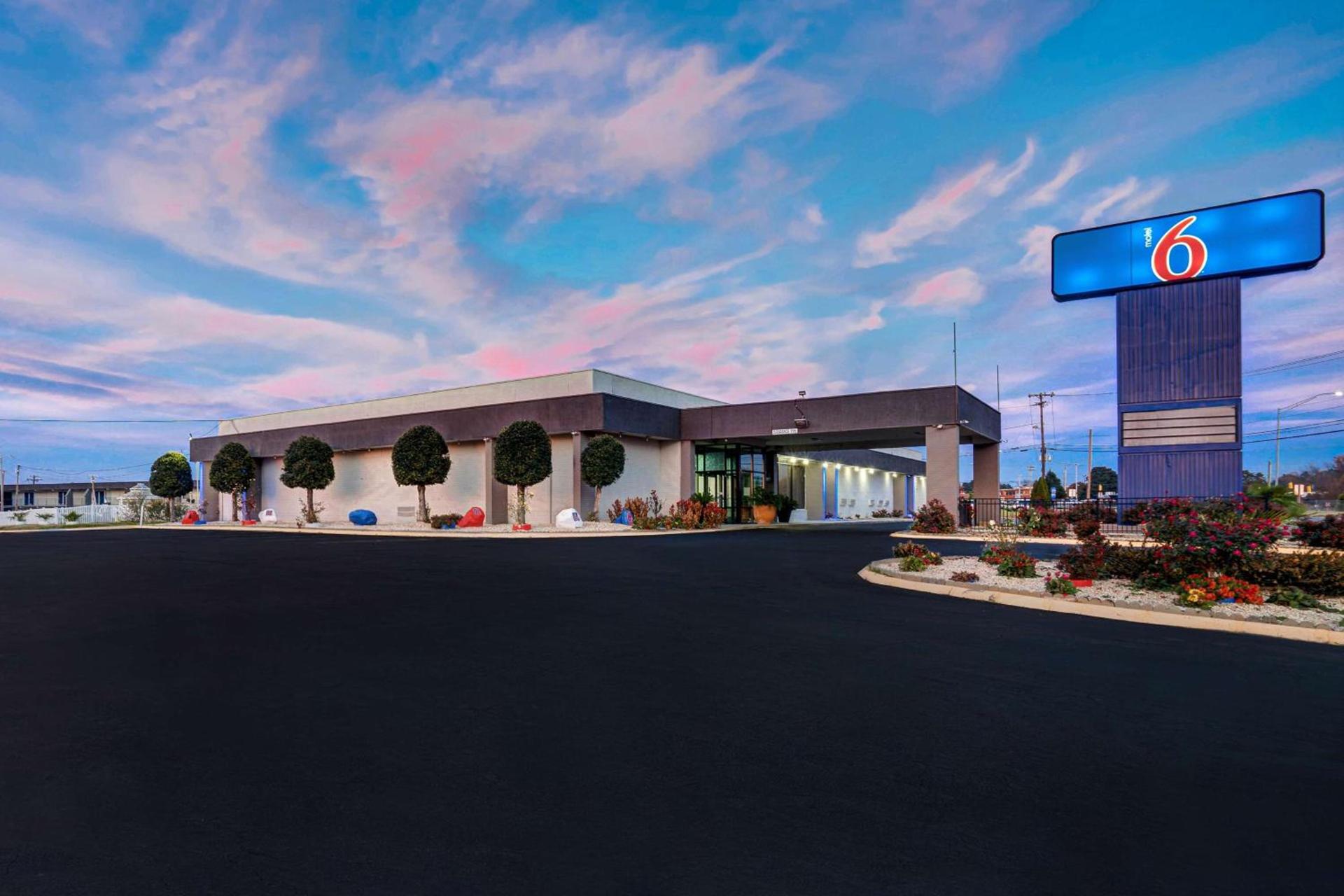 Motel 6 Burlington — hotel in Burlington