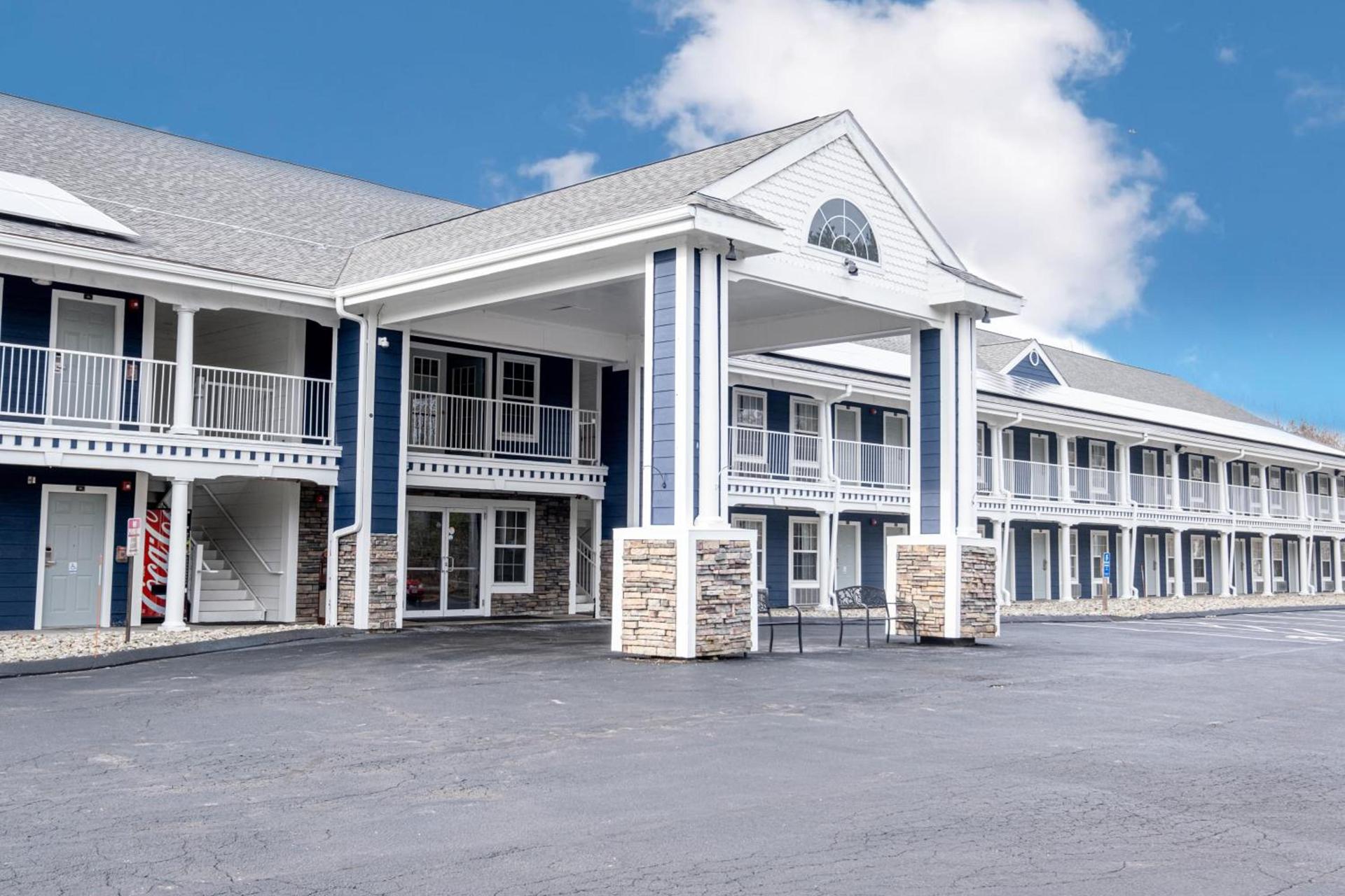 Hilltop Inn & Suites, near Foxwoods Casino — hotel in North Stonington