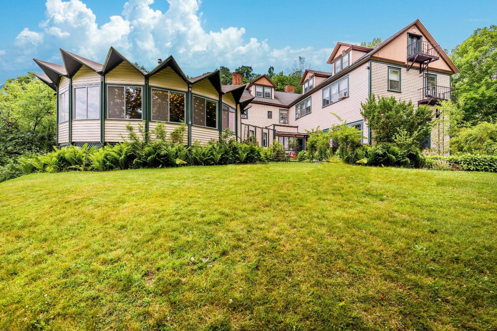 Apple Tree Inn — hotel in Lenox