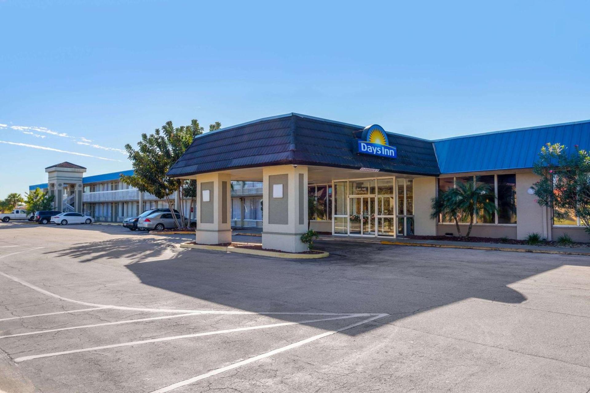 Days Inn by Wyndham Titusville Kennedy Space Center — hotel in Titusville