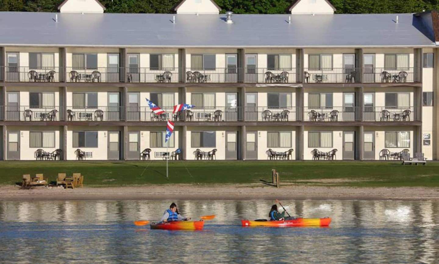 AmericInn by Wyndham Saint Ignace Lakefront