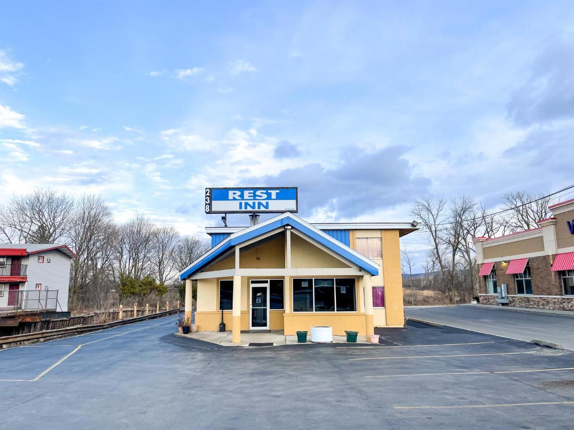 Utica Rest Inn — hotel in Utica