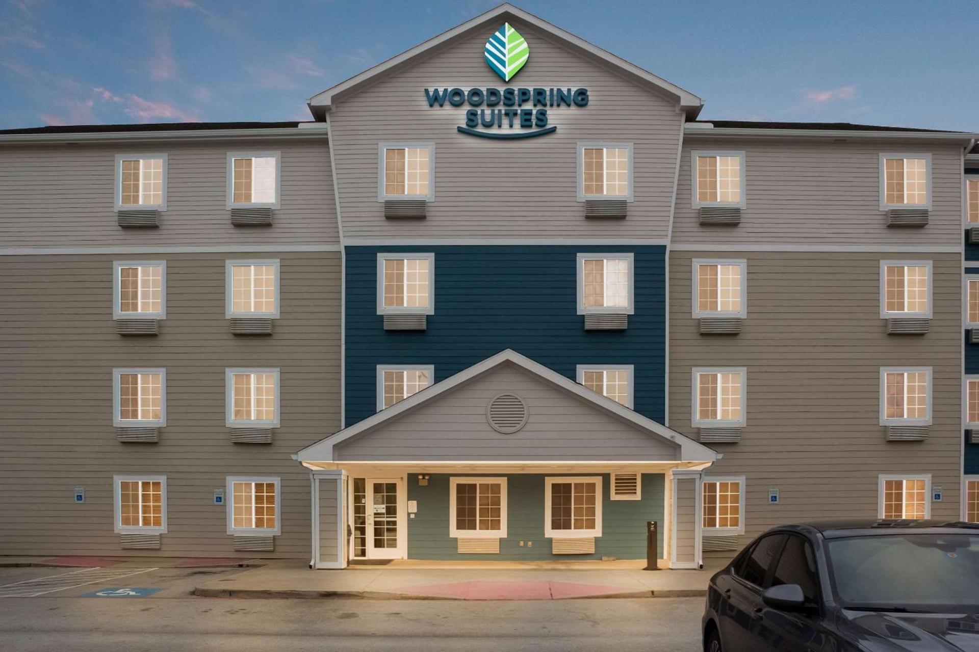 WoodSpring Suites Conroe — hotel in Conroe