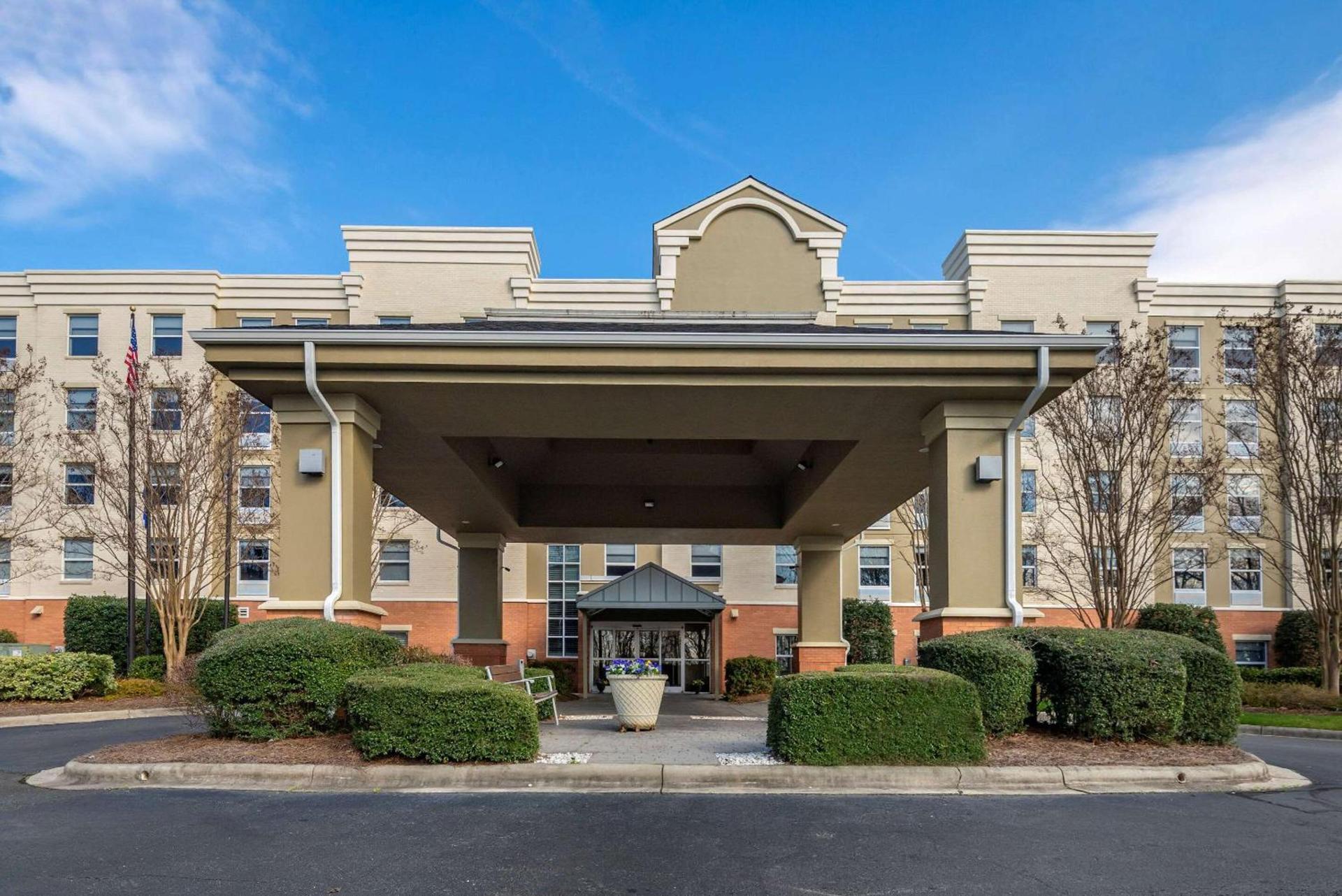 Comfort Suites near Birkdale Village- Huntersville — hotel in Huntersville