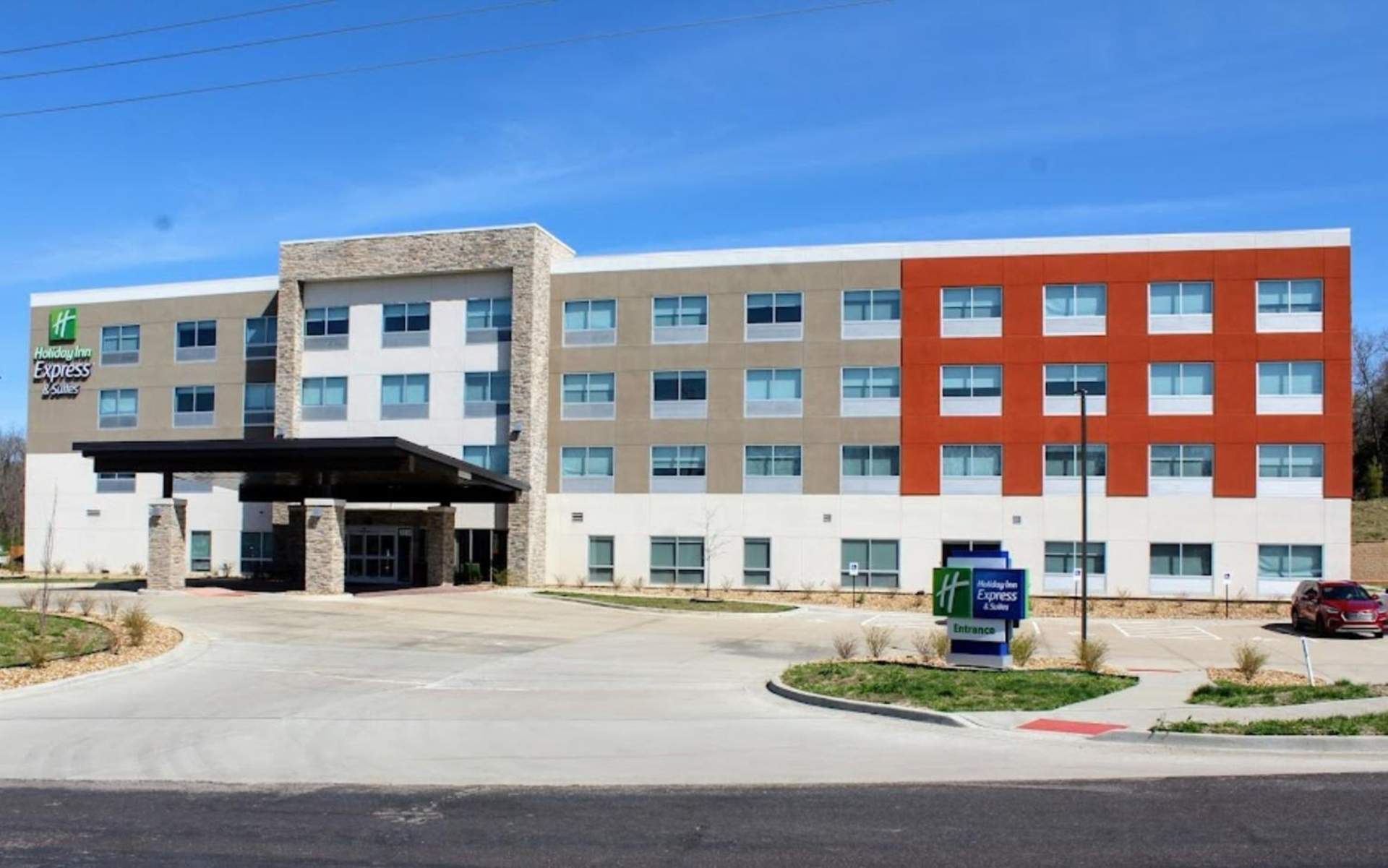 Holiday Inn Express & Suites Warrensburg North by IHG