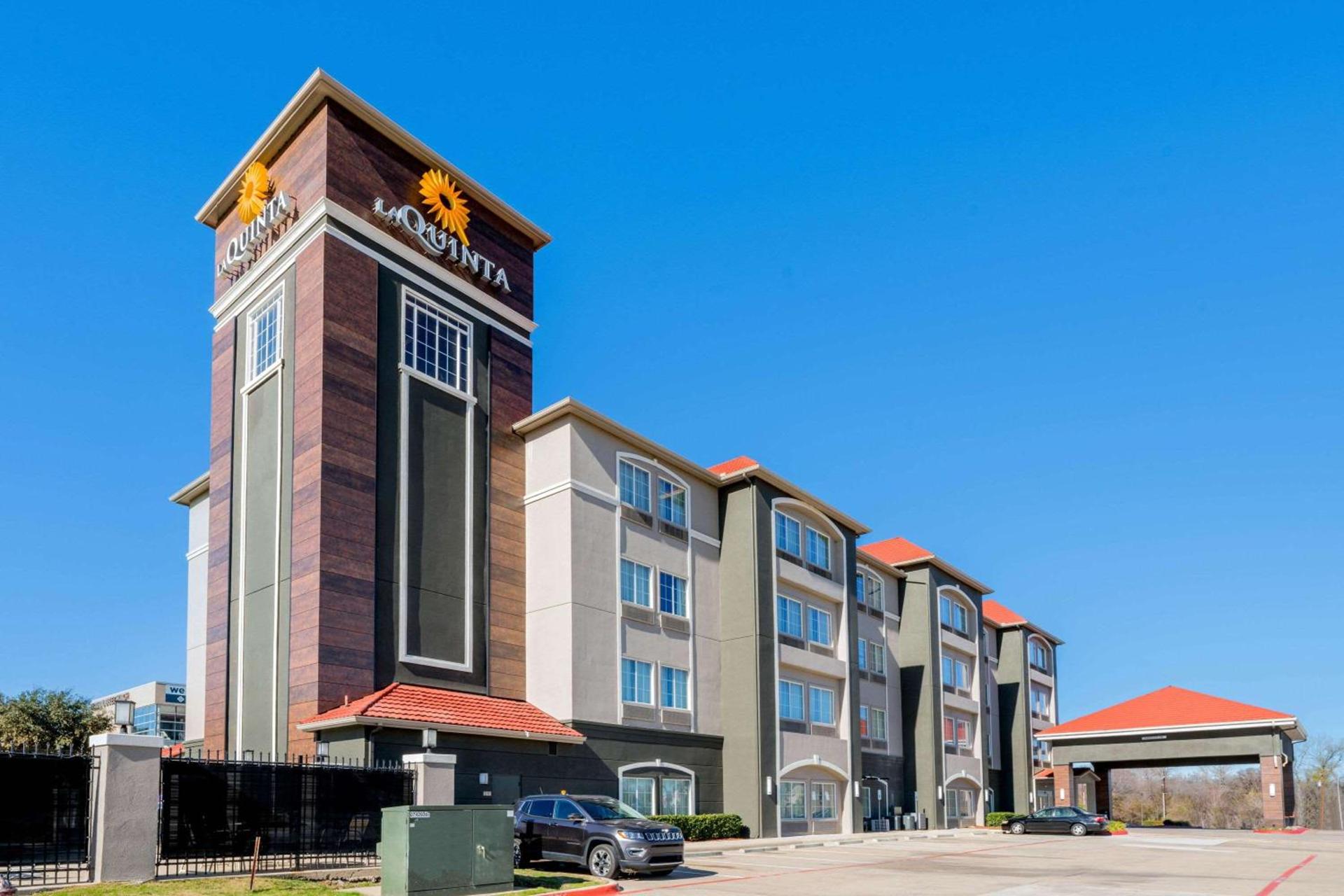 La Quinta Inn & Suites by Wyndham Fort Worth Arlington West — hotel in Arlington