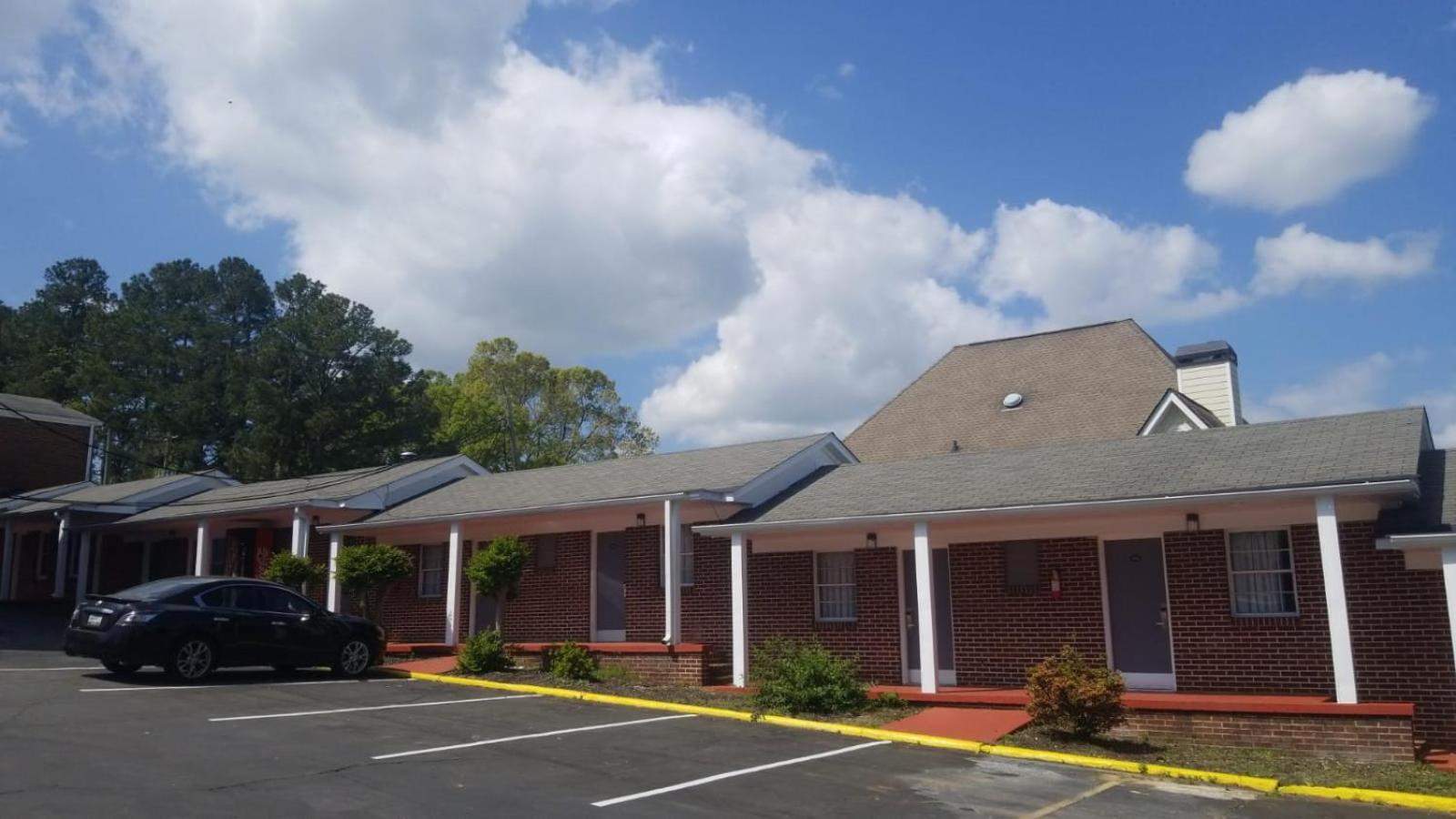 TOCCOA MOTEL