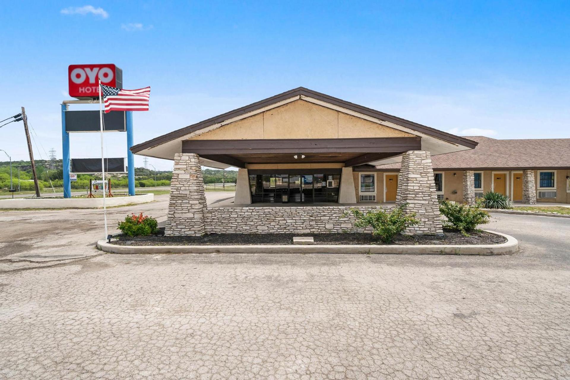 Segovia Lodge Junction TX I -10 — hotel in Junction