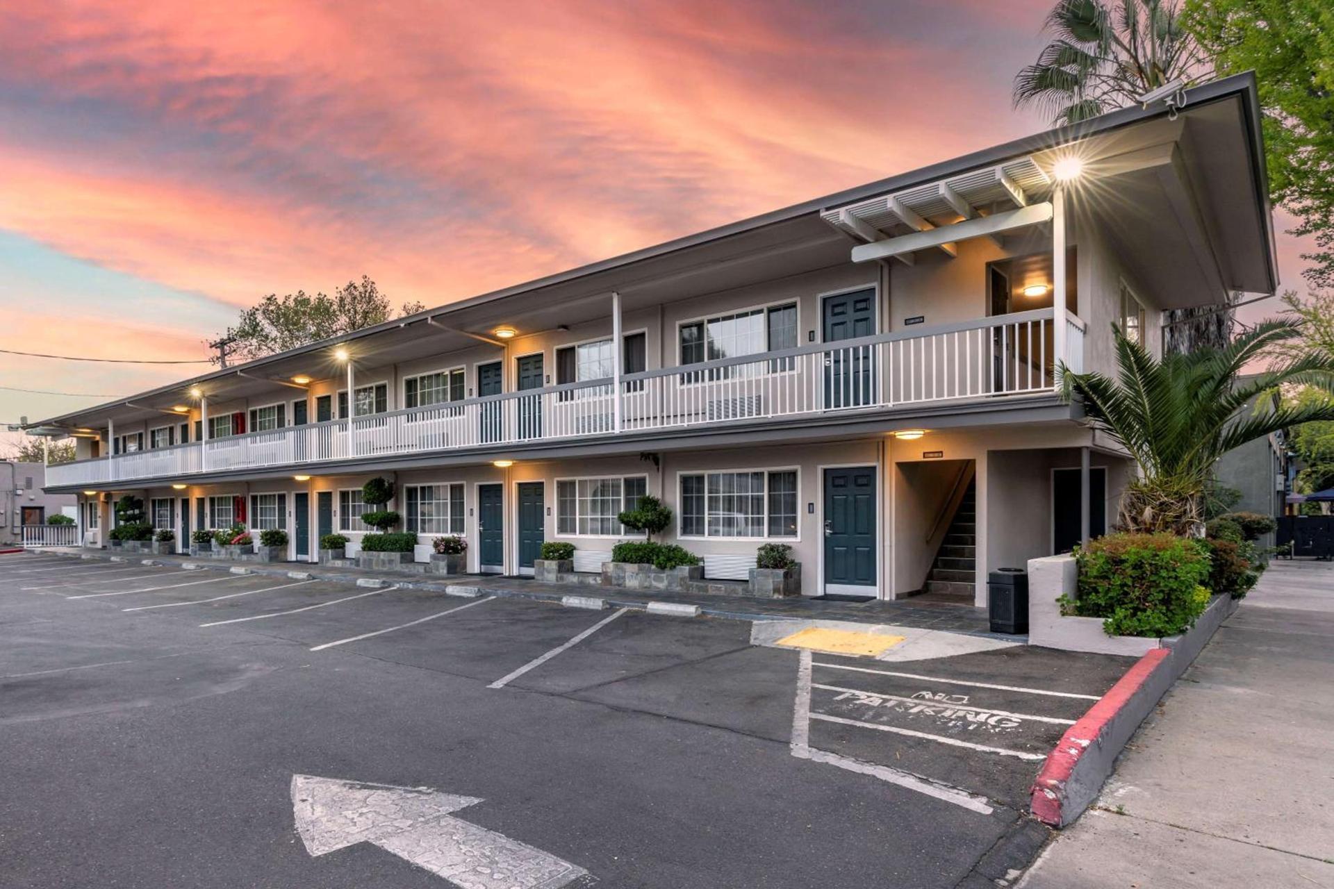 Best Western Town House Lodge — hotel in Modesto