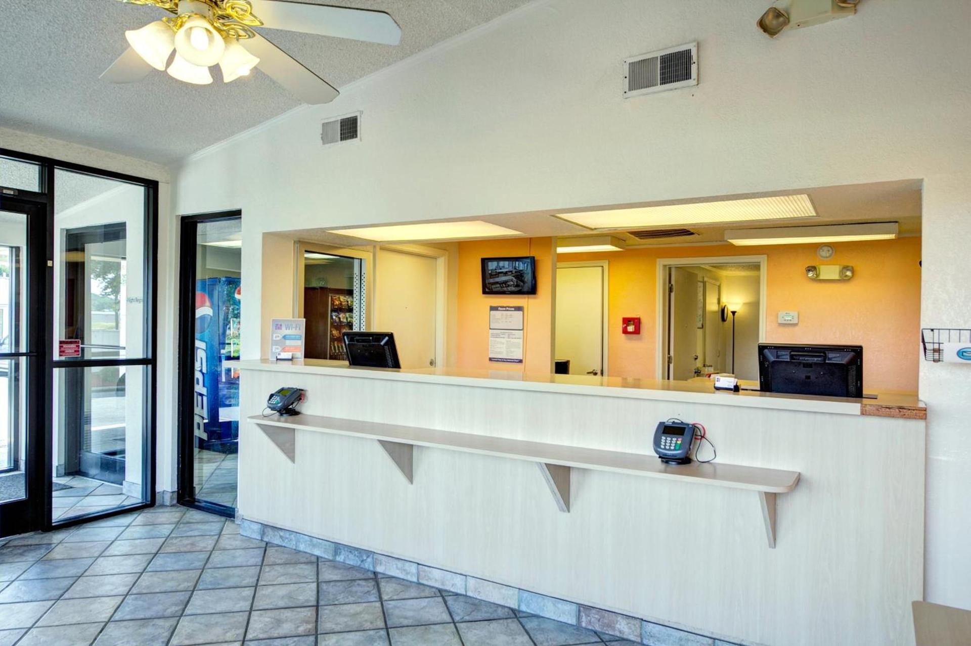 Knights Inn Burlington NC — hotel in Burlington