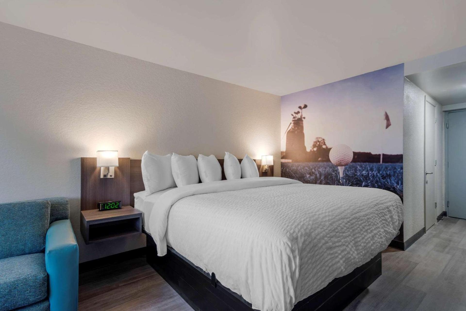 Clarion Pointe McDonough — hotel in McDonough