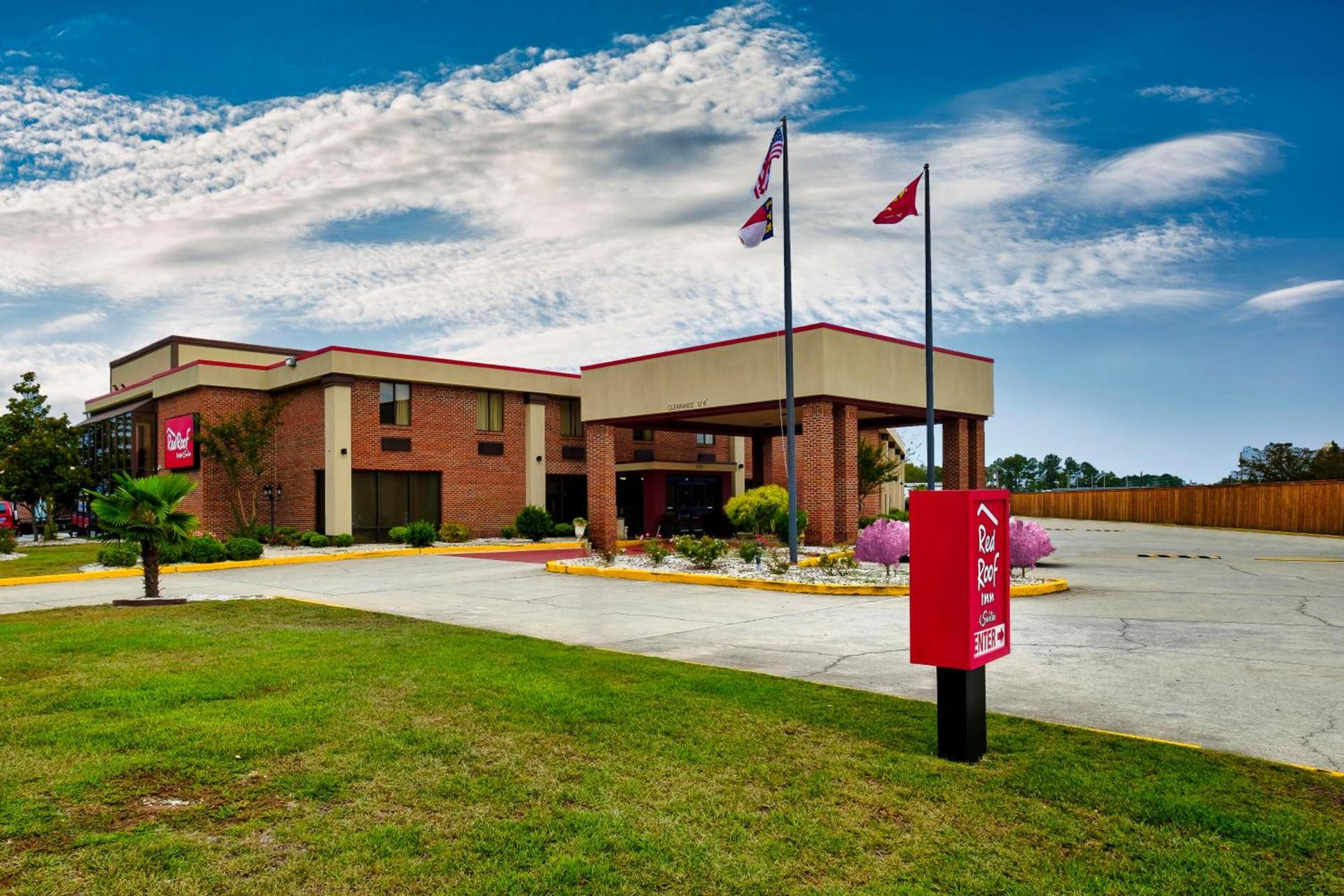 Red Roof Inn & Suites Jacksonville, NC — hotel in Jacksonville