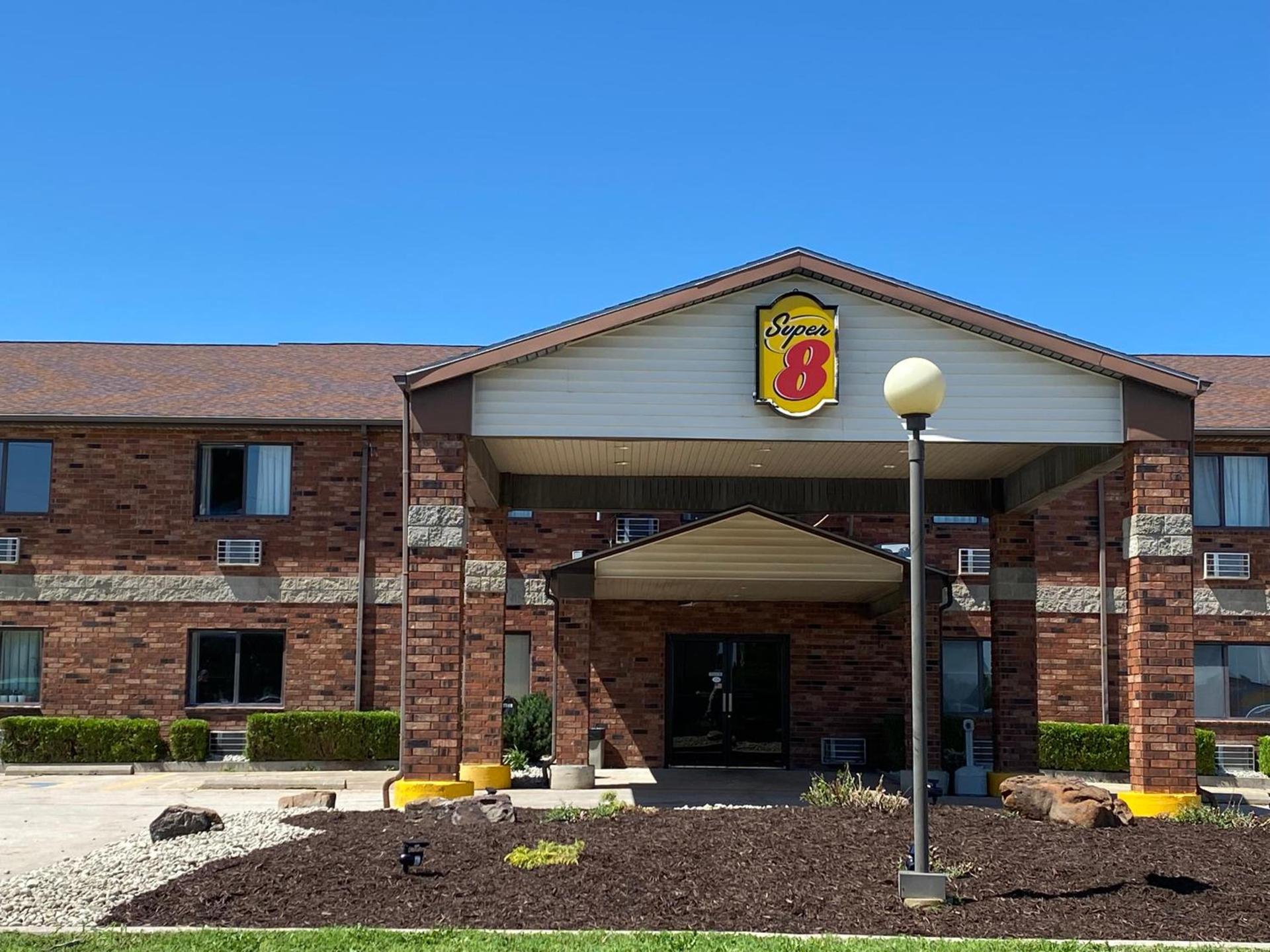 Super 8 by Wyndham Independence KS — hotel in Independence