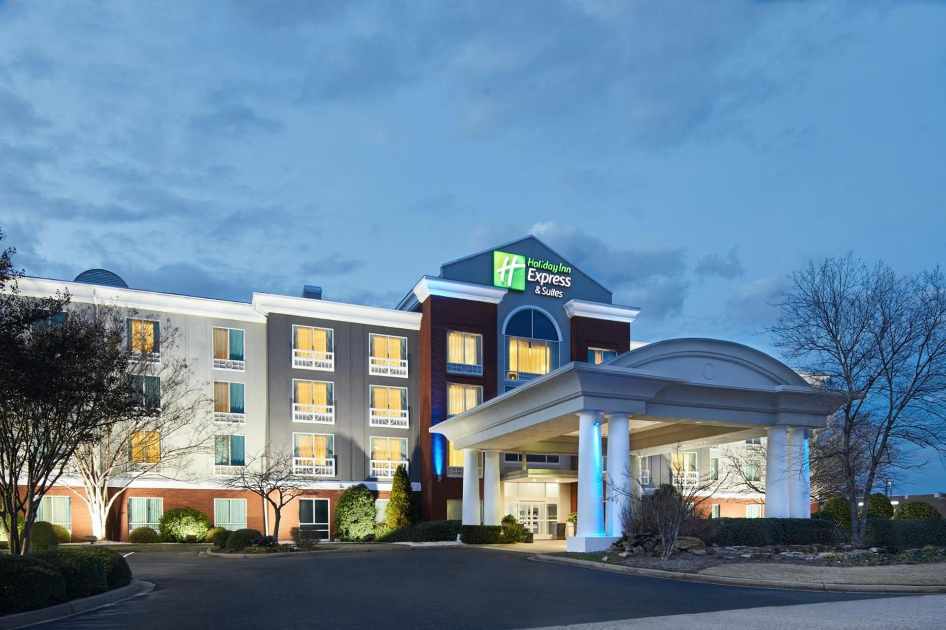 Holiday Inn Express & Suites I-26 & Us 29 At Westgate Mall by IHG — hotel in Spartanburg