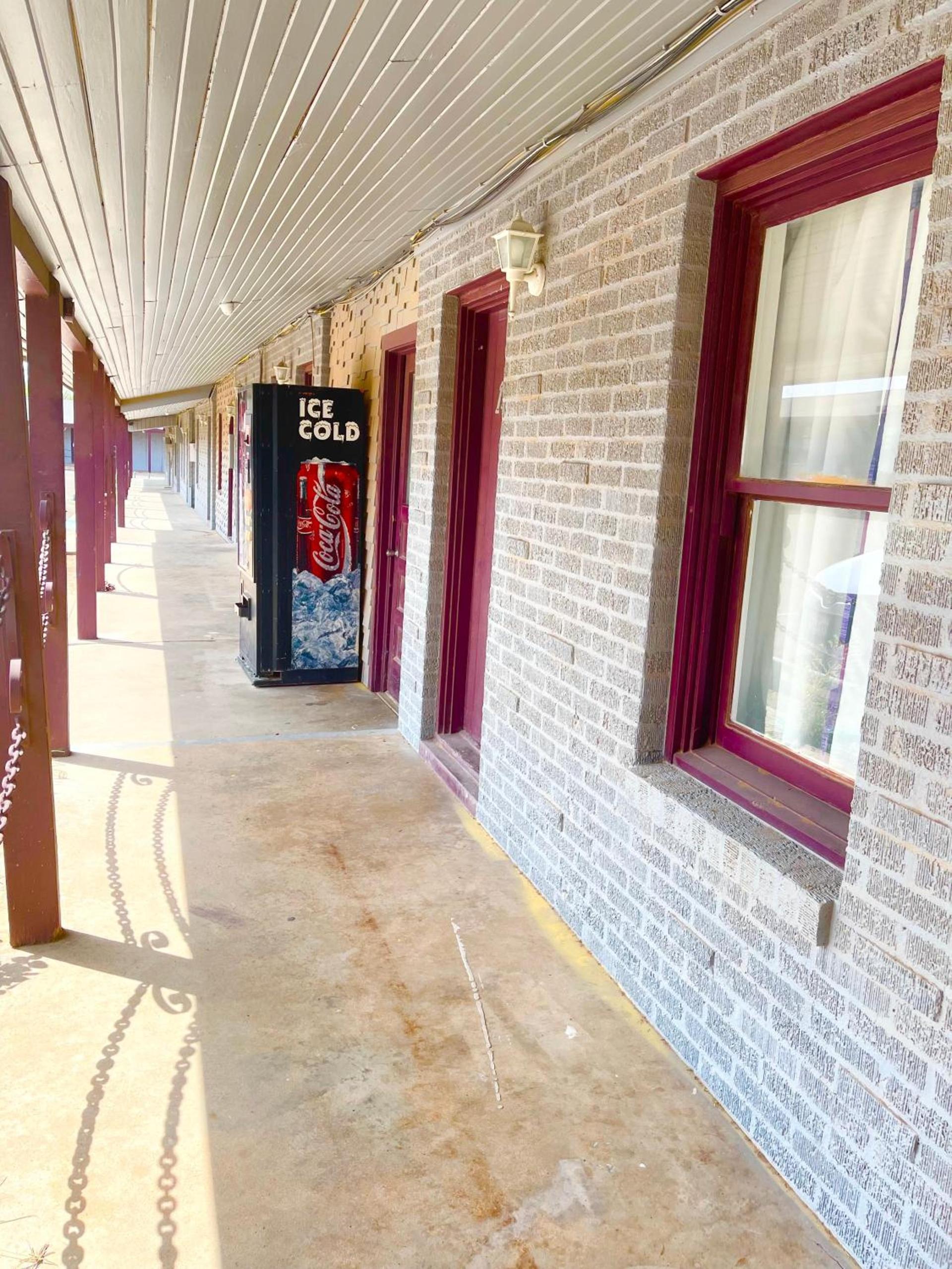 Bradbury Inn — hotel in Big Spring