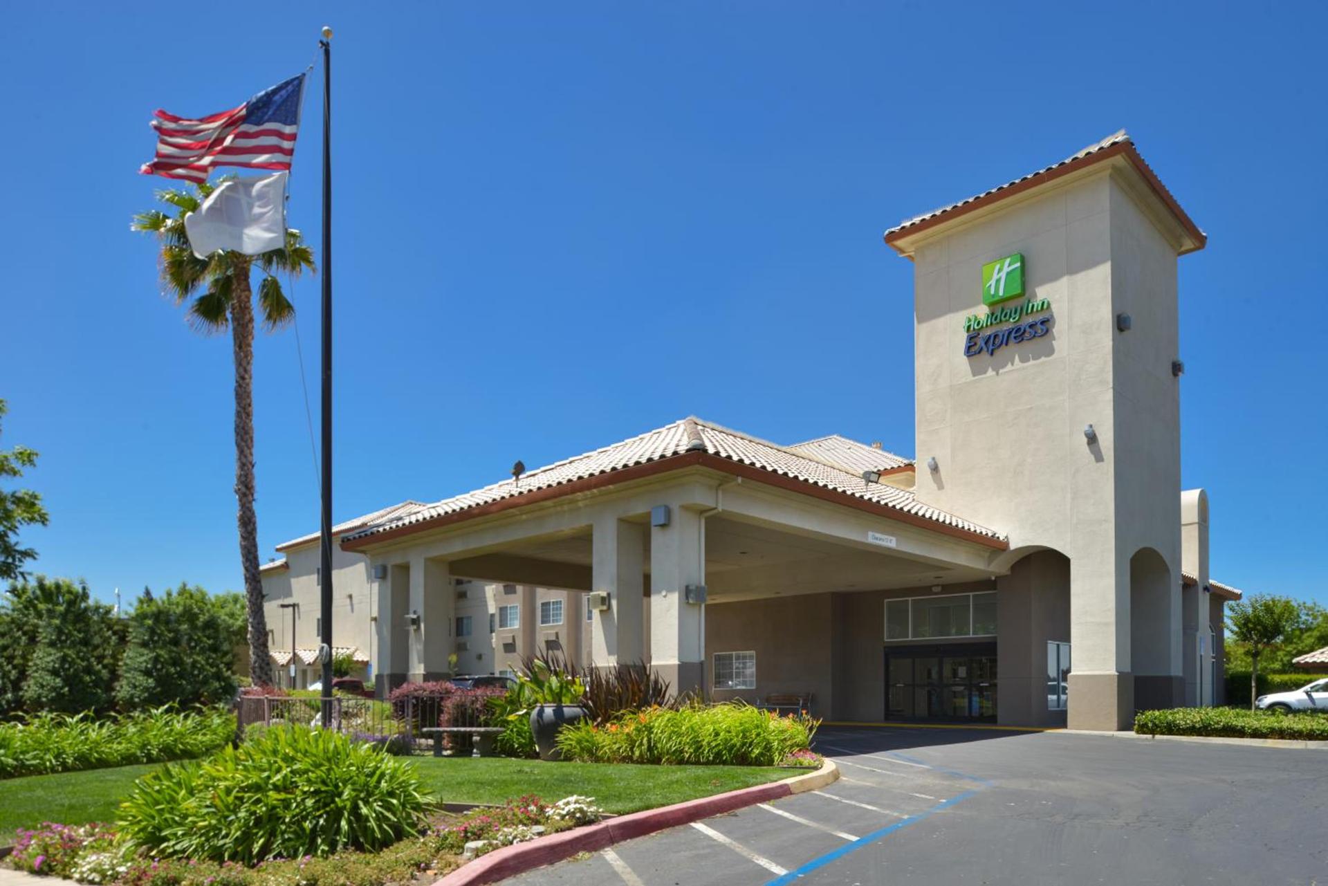 Holiday Inn Express Madera by IHG — hotel in Madera