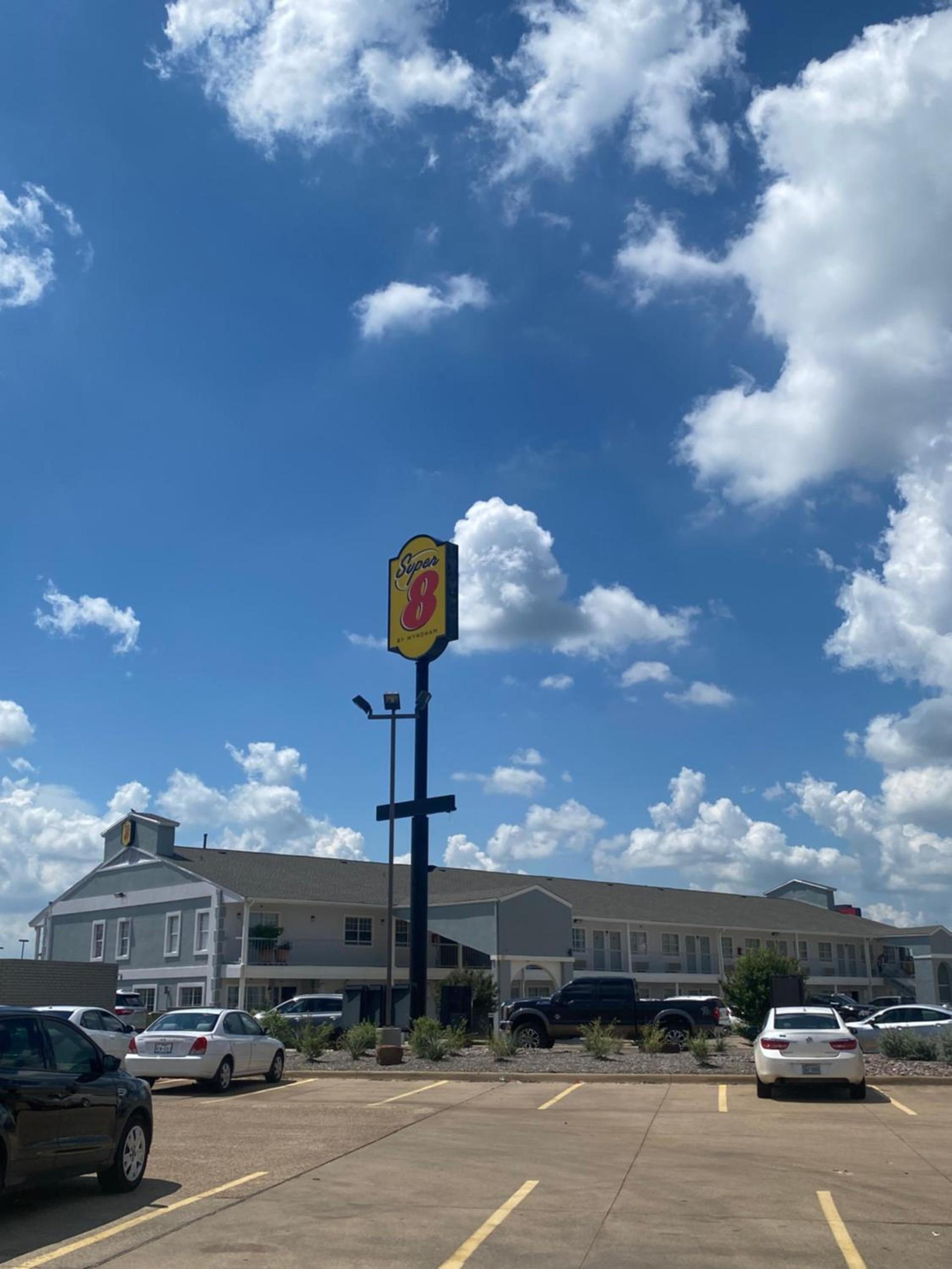 Super 8 by Wyndham Terrell — hotel in Terrell