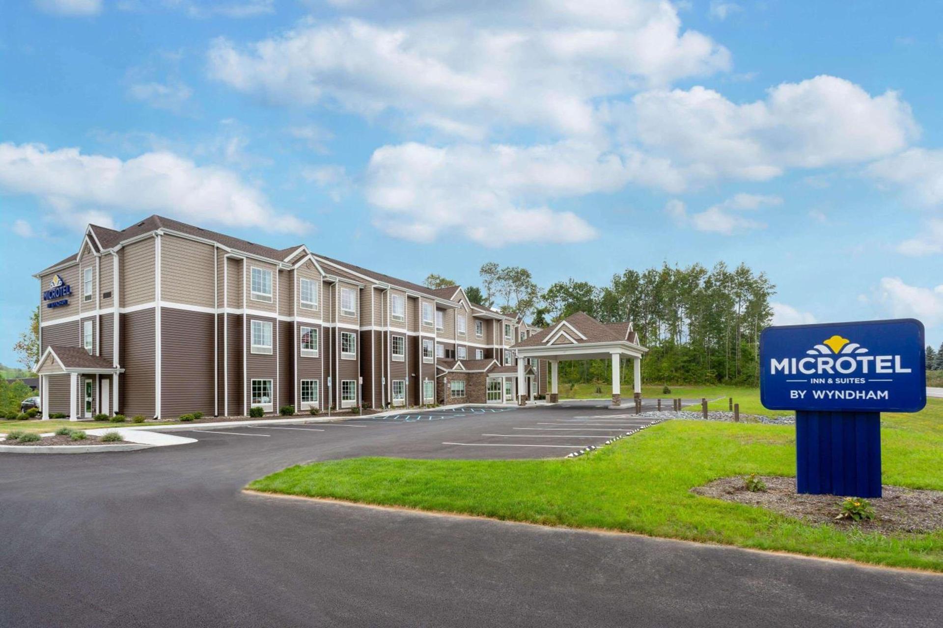 Microtel Inn & Suites by Wyndham Amsterdam NY — hotel in Amsterdam