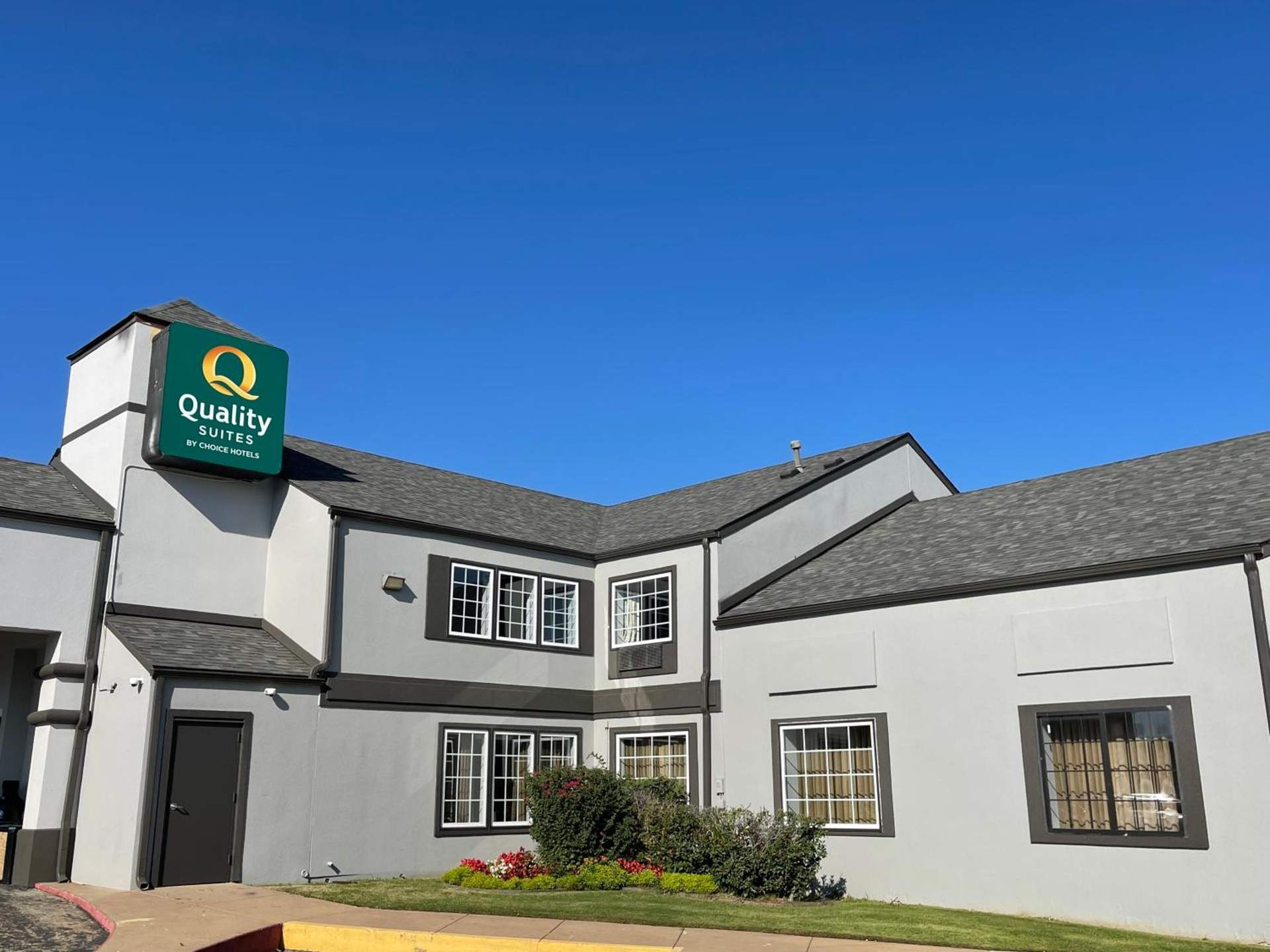 Quality Suites Tulsa I-44