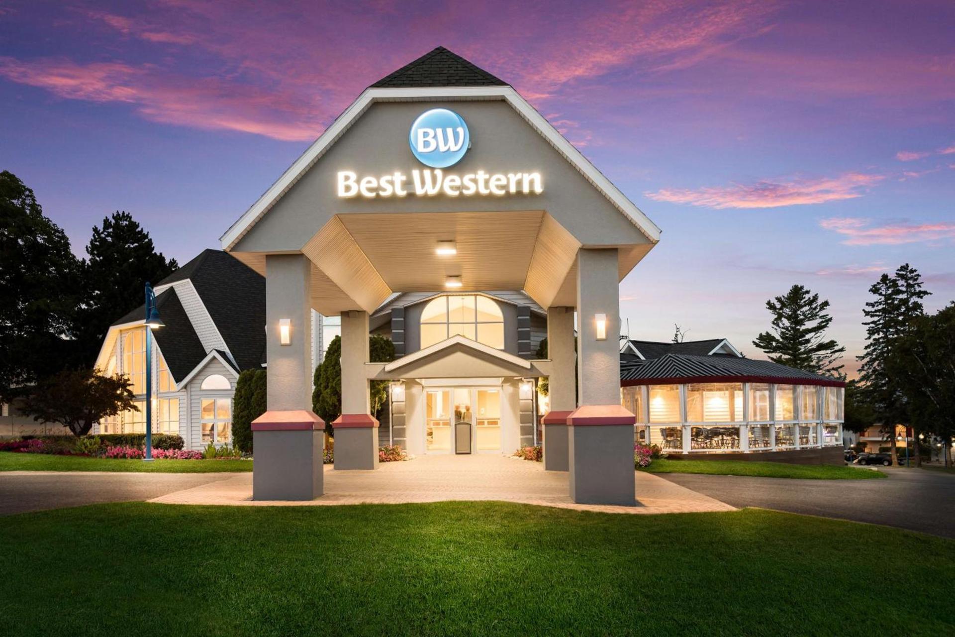 Best Western Harbour Pointe Lakefront — hotel in Saint Ignace