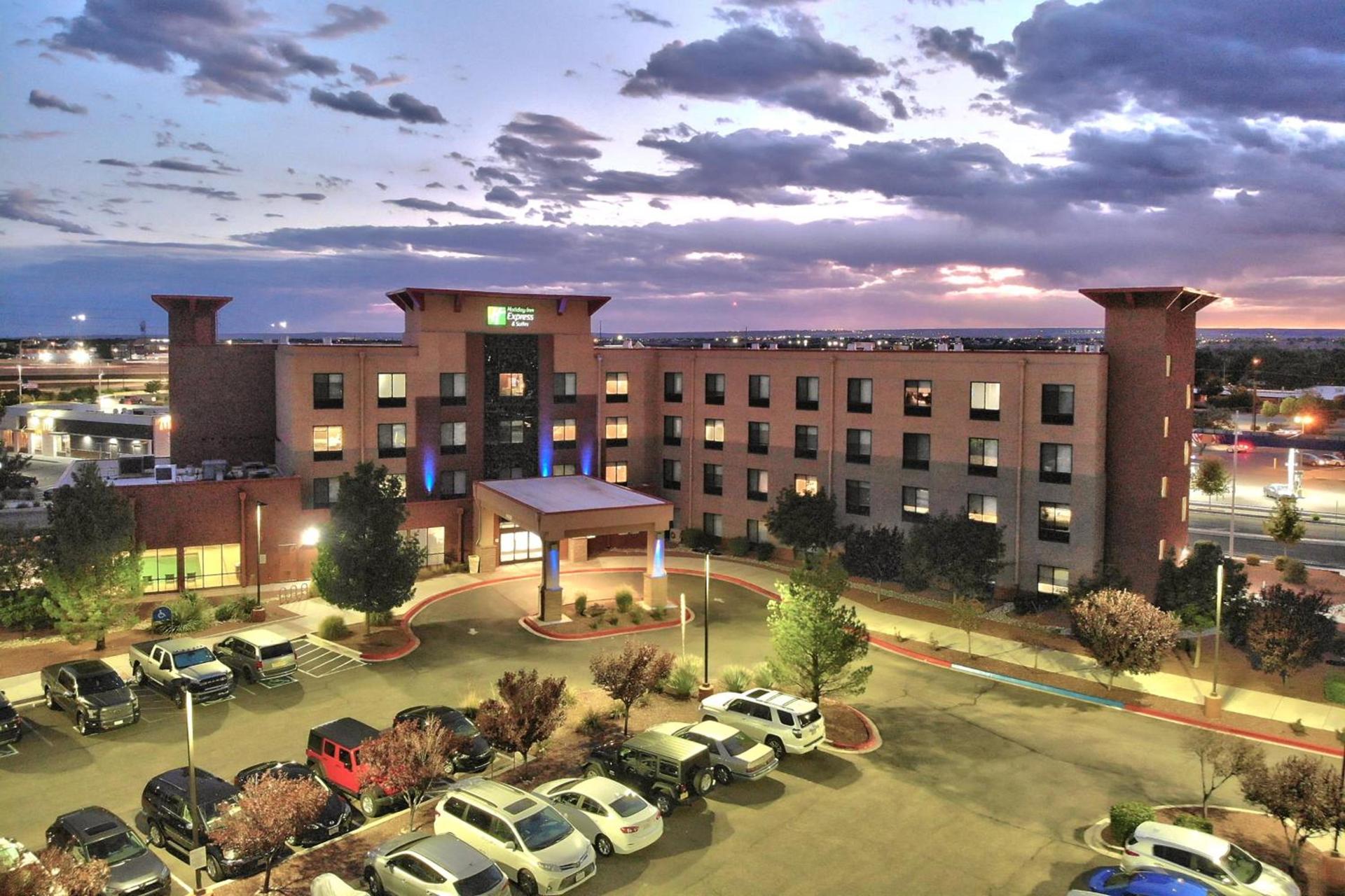 Holiday Inn Express & Suites Albuquerque Historic Old Town by IHG — hotel in Albuquerque, NM