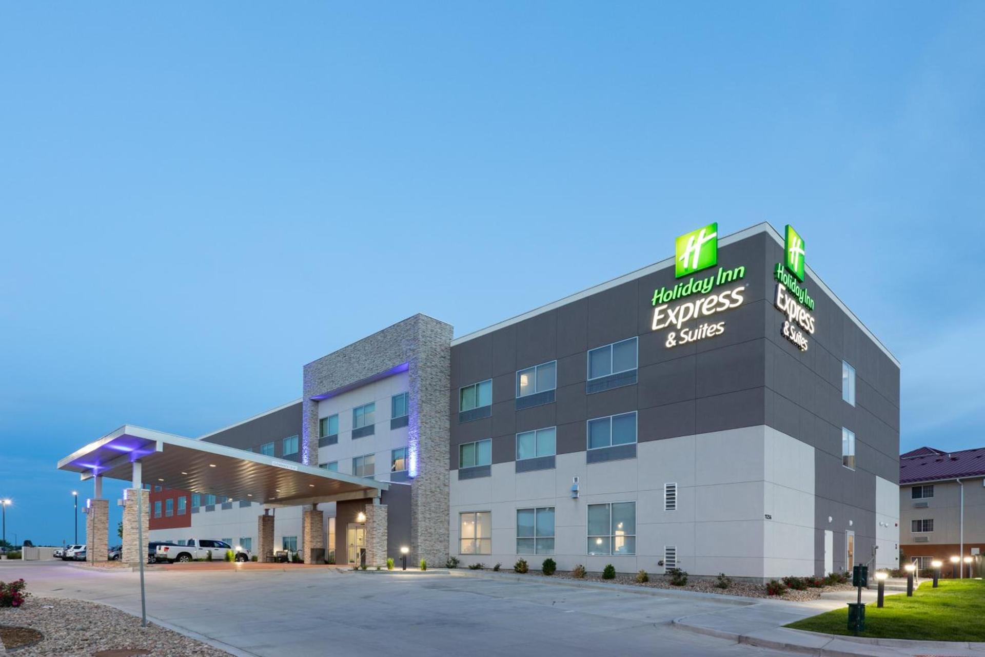 Holiday Inn Express & Suites - Firestone - Longmont by IHG — hotel in Longmont