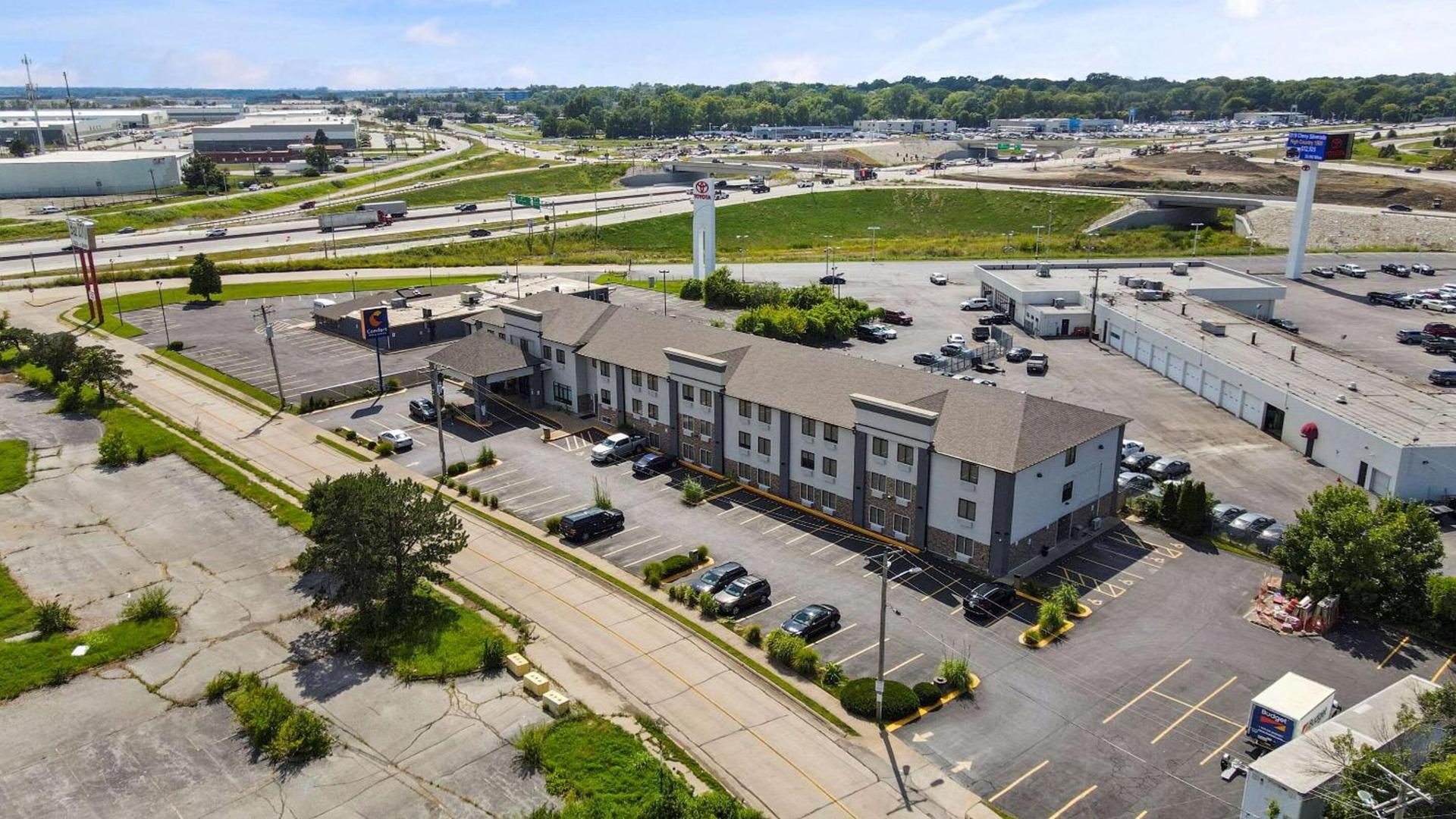 Comfort Inn & Suites Hazelwood - St Louis — hotel in Hazelwood