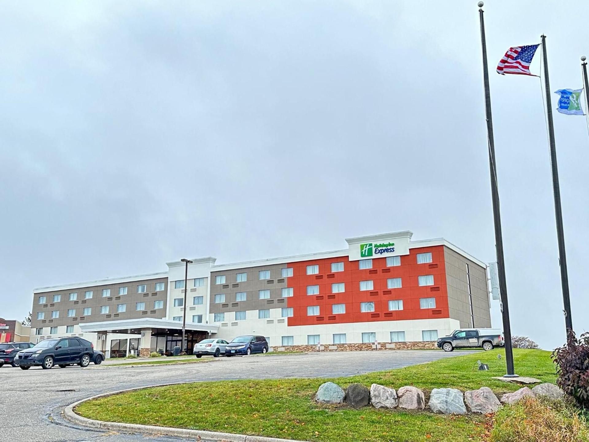 Holiday Inn Express Big Rapids by IHG — hotel in Big Rapids