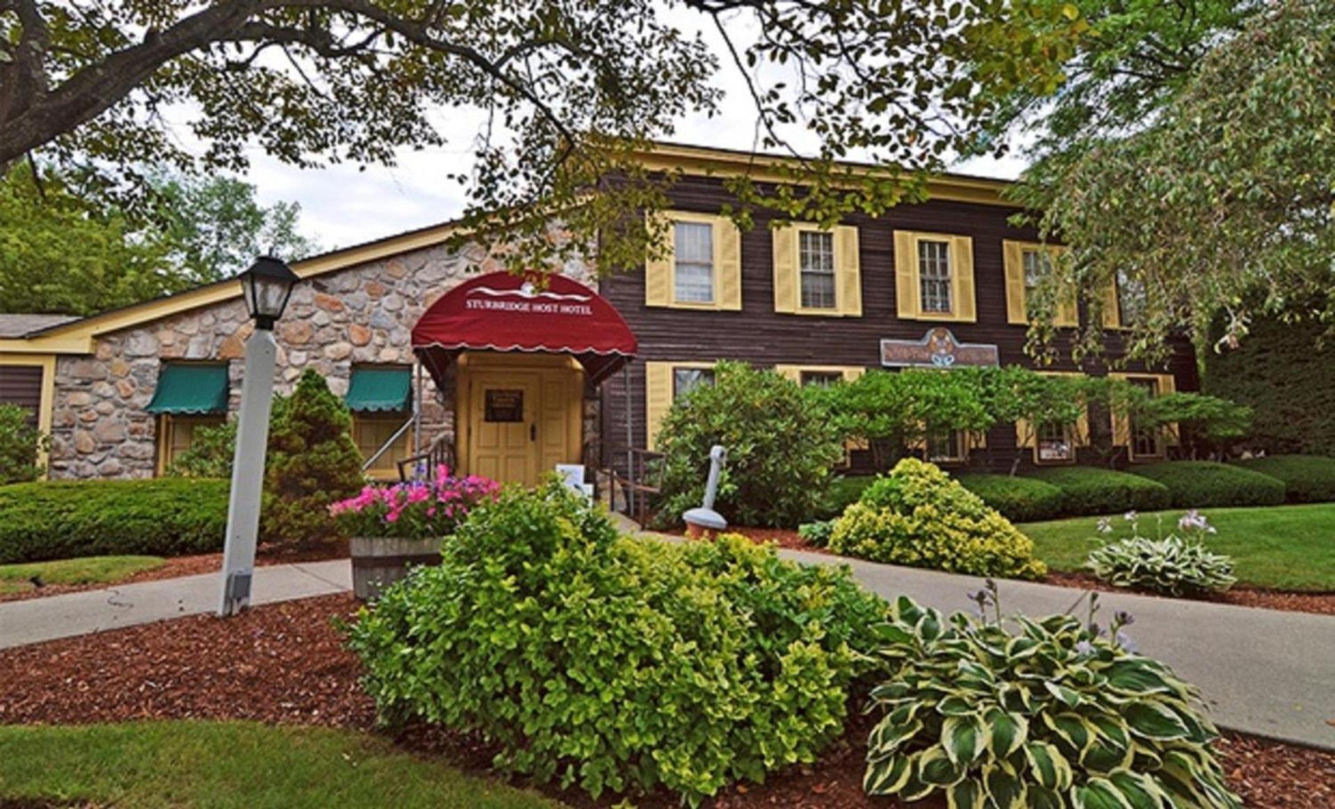 Sturbridge Host Hotel And Conference Center — hotel in Sturbridge