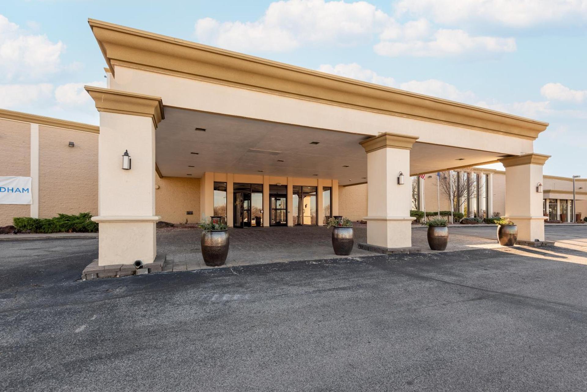 Wyndham Omaha Hotel - West Dodge — hotel in Omaha
