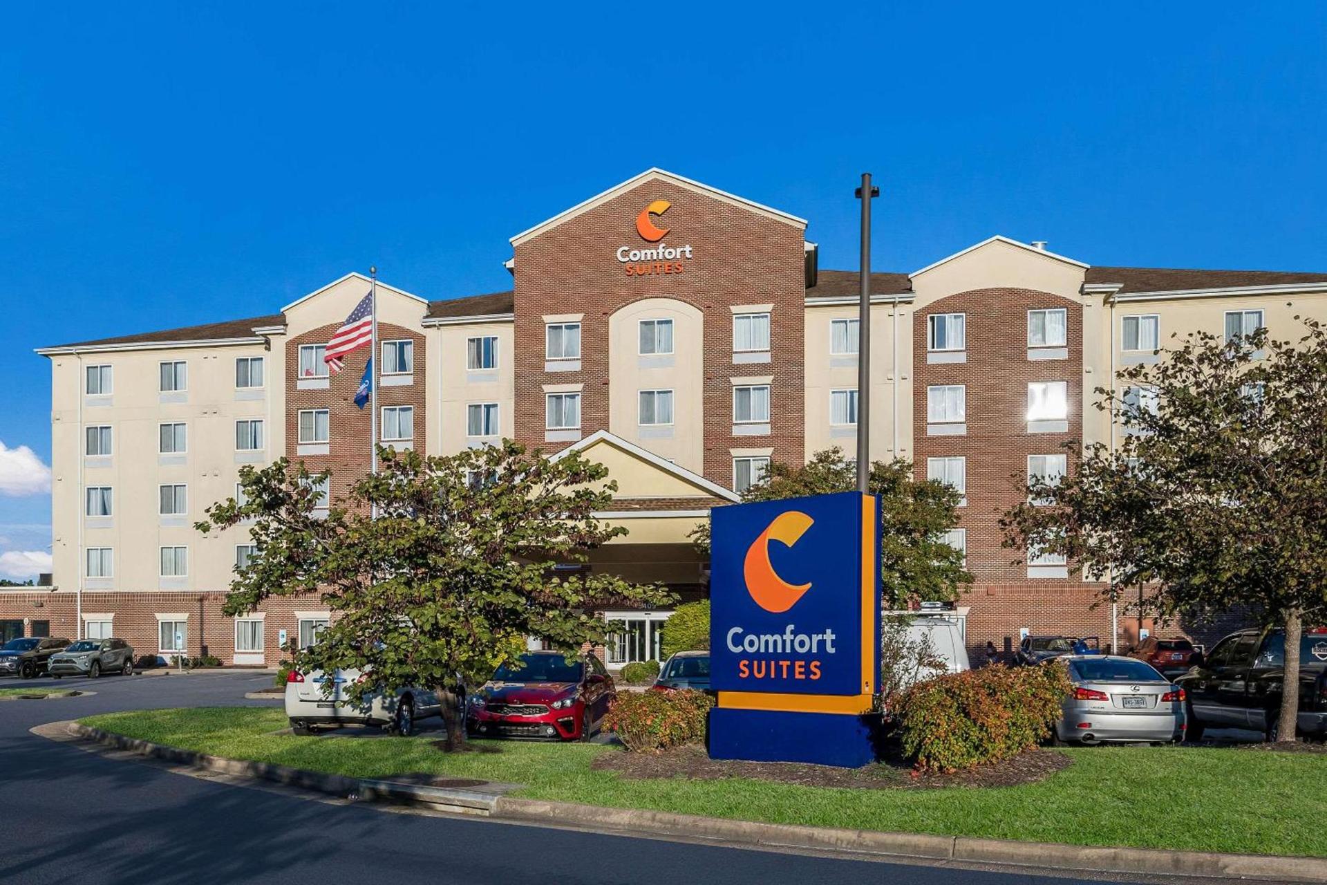Comfort Suites Suffolk - Chesapeake — hotel in Suffolk