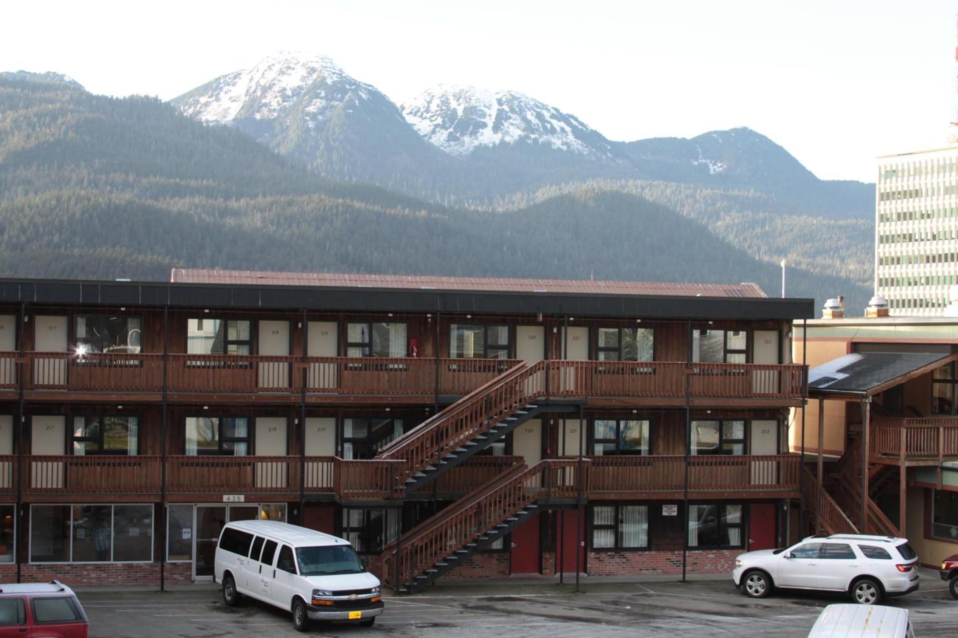 The Driftwood Lodge — hotel in Juneau