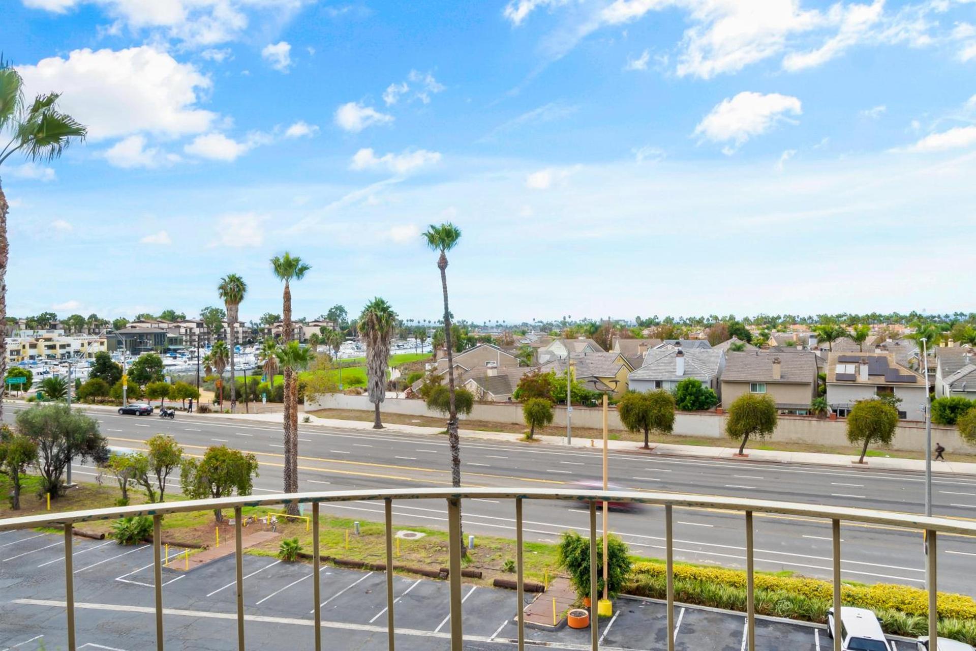 Golden Sails Hotel — hotel in Long Beach