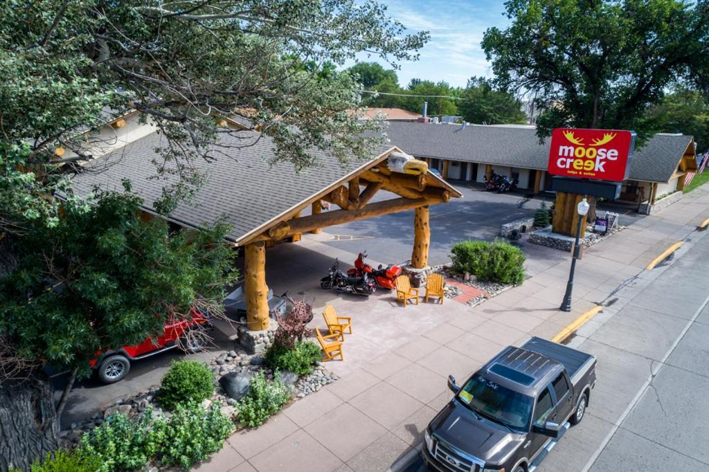 Moose Creek Lodge & Suites — hotel in Cody