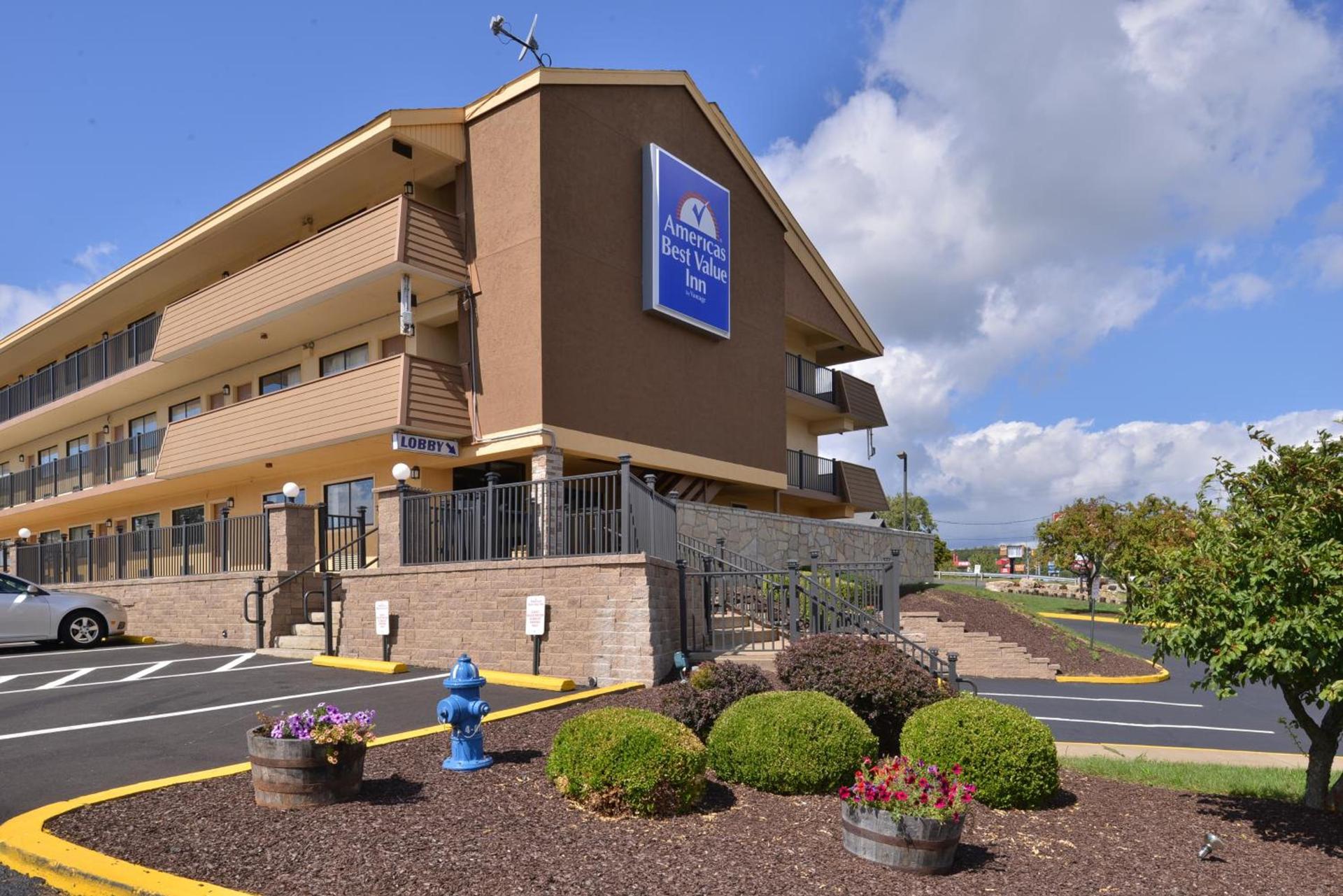 Americas Best Value Inn-Pittsburgh Airport — hotel in Coraopolis