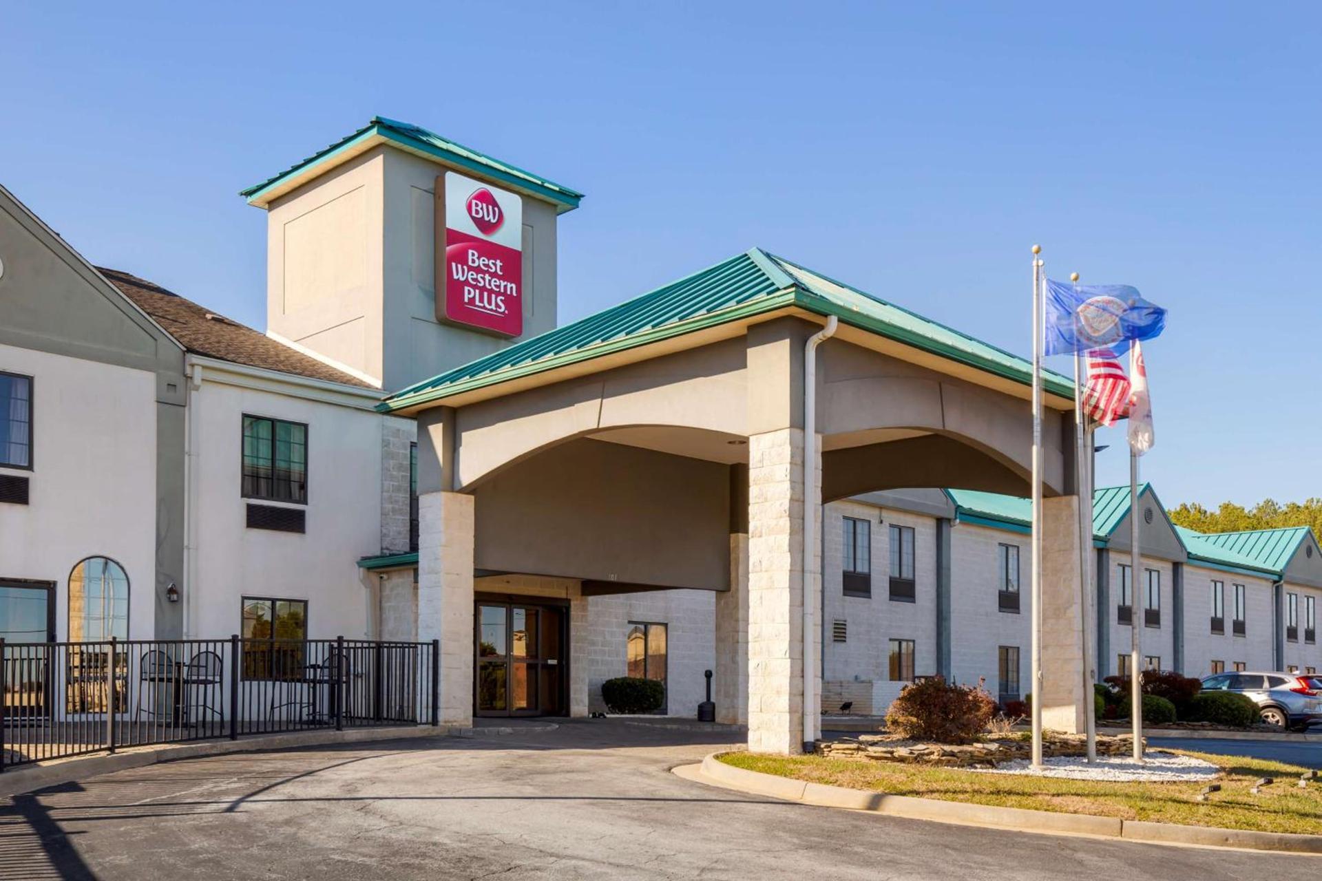 Best Western Plus South Hill Inn — hotel in South Hill