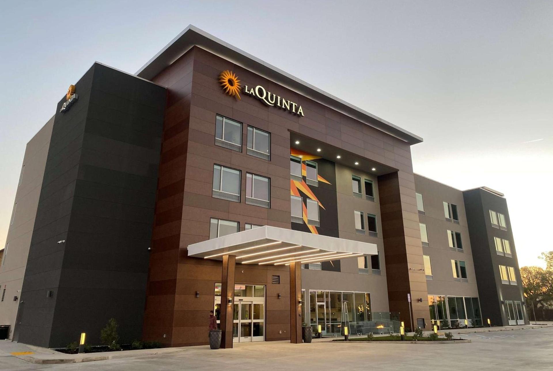 La Quinta Inn & Suites by Wyndham Galt Lodi North — hotel in Galt