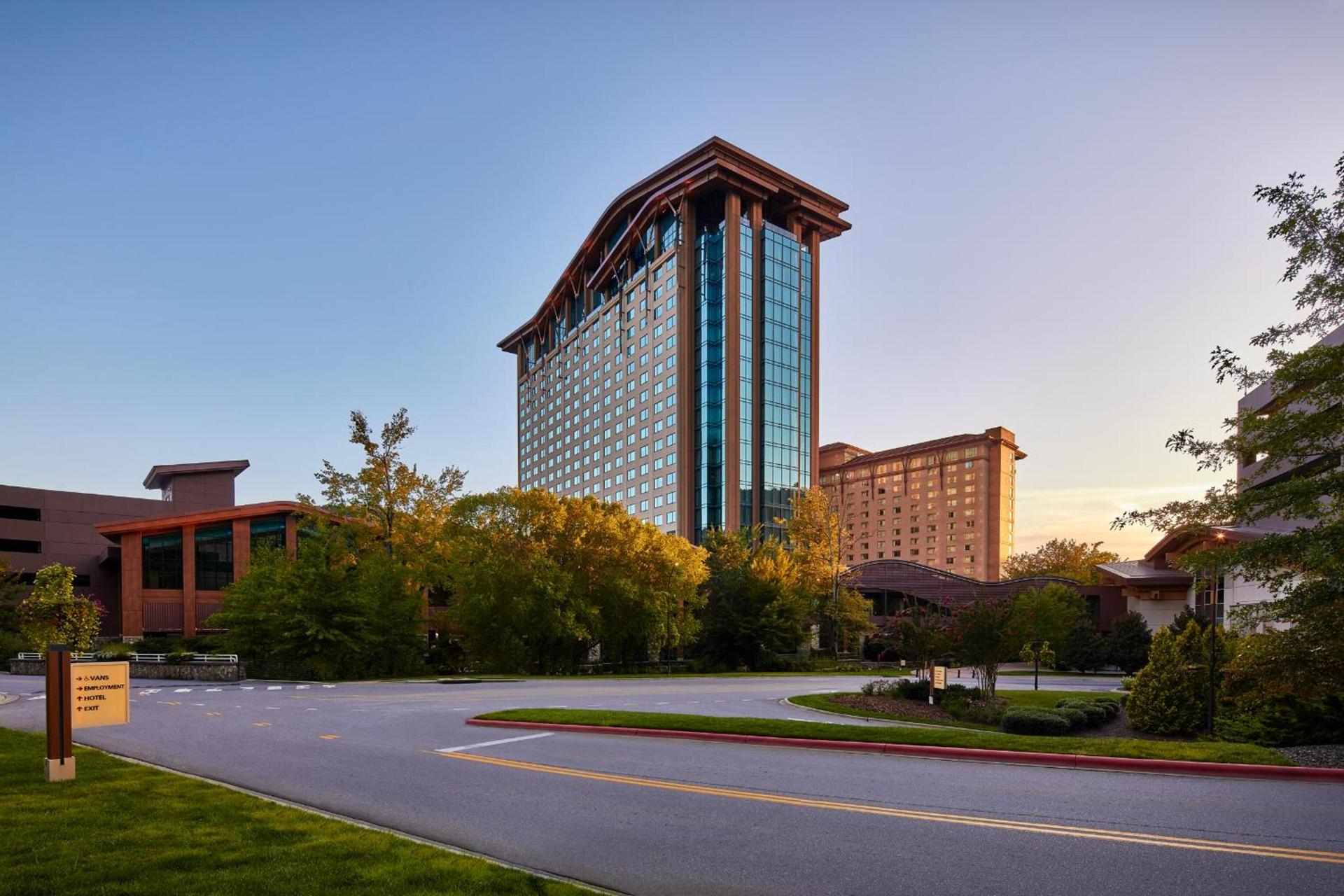 Harrah's Cherokee, A Caesars Destination — hotel in Cherokee