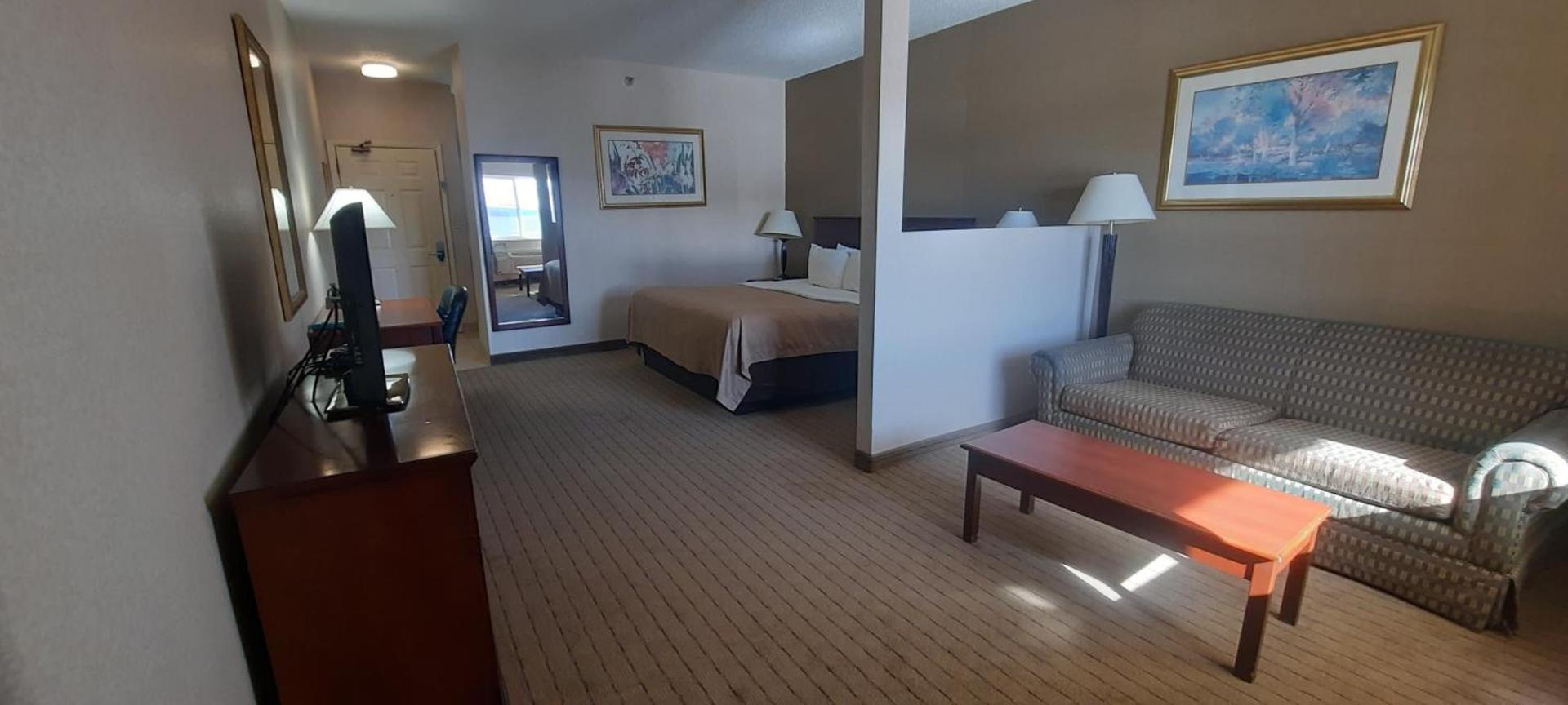 Quality Inn & Suites Grants - I-40 — hotel in Grants