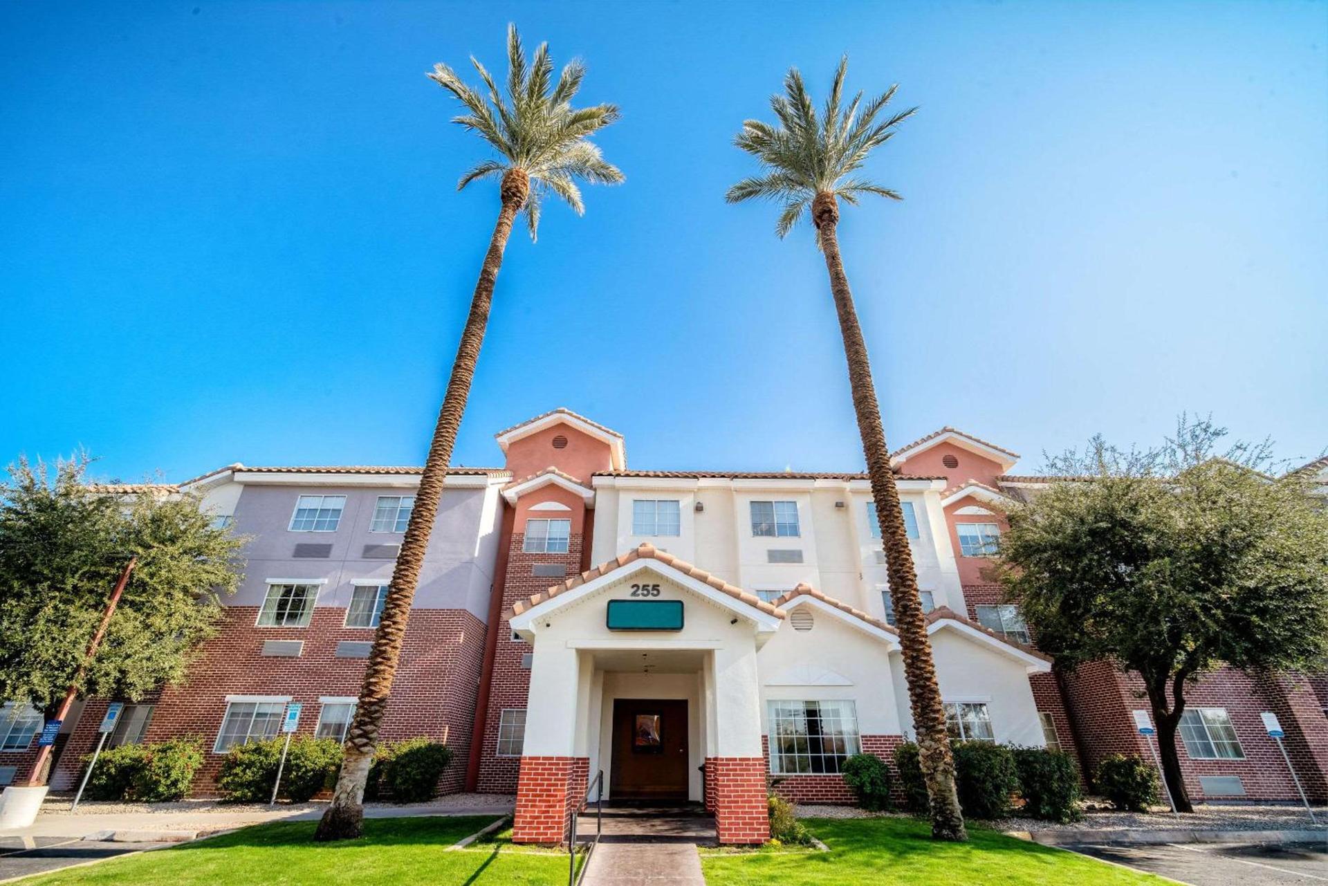 Baymont by Wyndham Chandler I-10 — hotel in Chandler