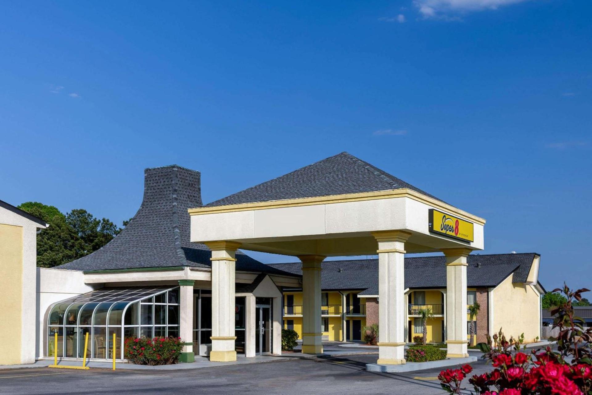 Super 8 by Wyndham McDonough GA — hotel in McDonough