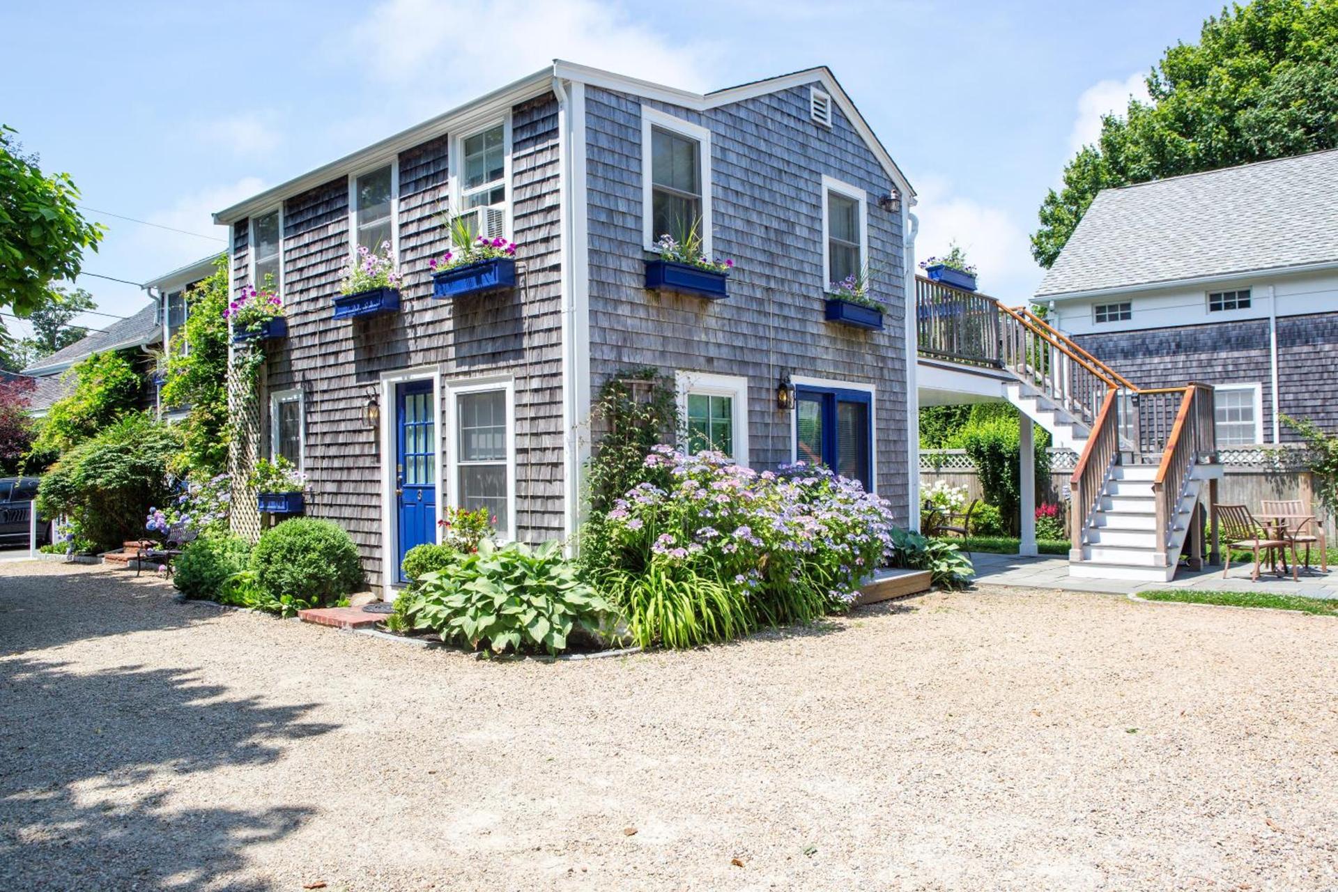 The Lightkeeper’s Inn — hotel in Edgartown