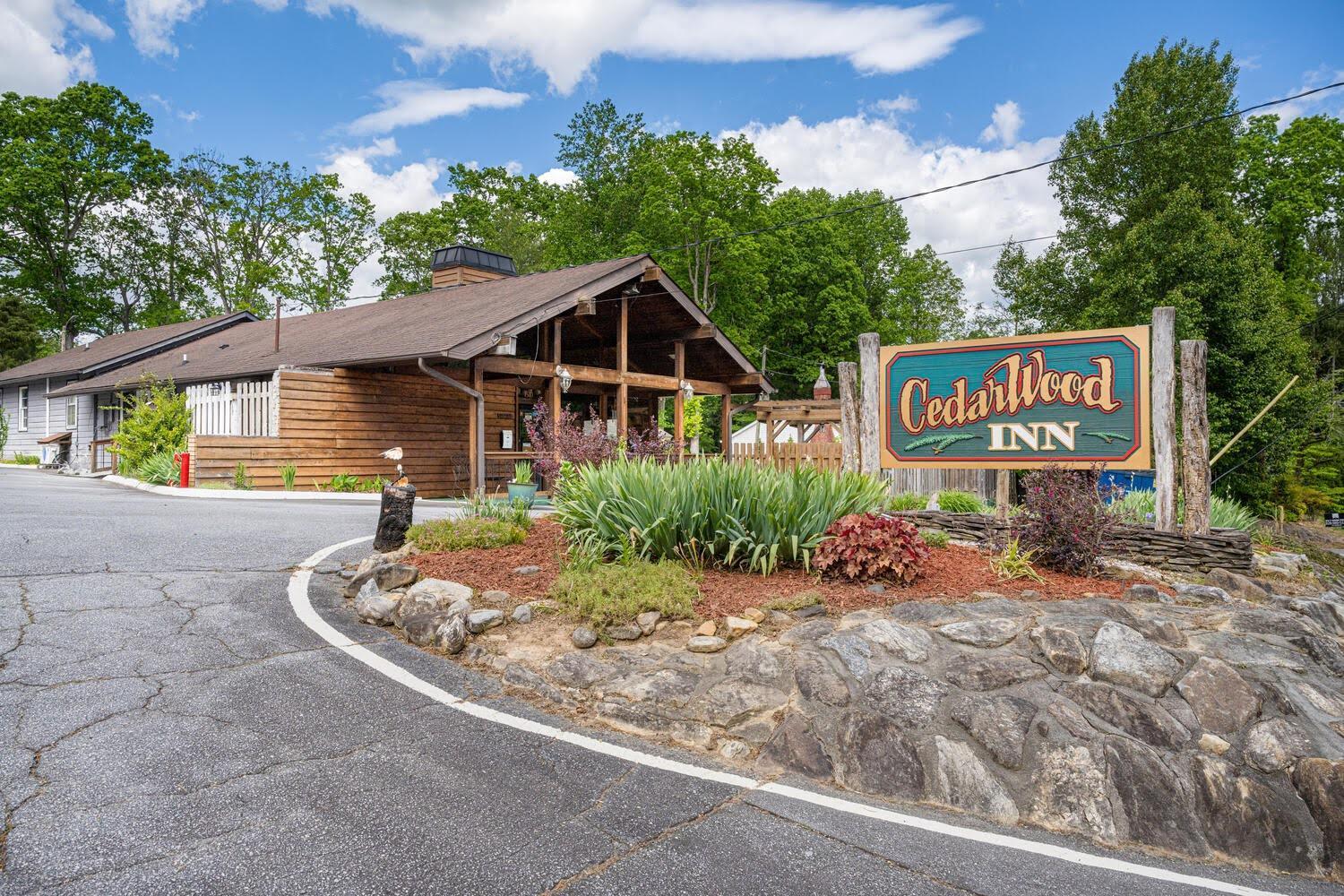 CedarWood Inn — hotel in Hendersonville